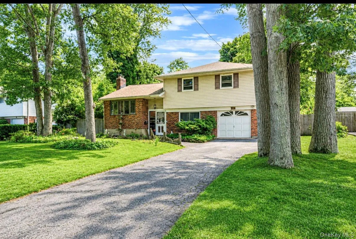 26 Harvard Lane, Smithtown, NY, 3 Bedrooms Bedrooms, 7 Rooms Rooms,1 BathroomBathrooms,Residential,For Rent,Harvard,0,1022339 26 Harvard Lane, Smithtown, NY, 3 Bedrooms Bedrooms, 7 Rooms Rooms,1 BathroomBathrooms,Residential,For Rent,Harvard,0,1022339