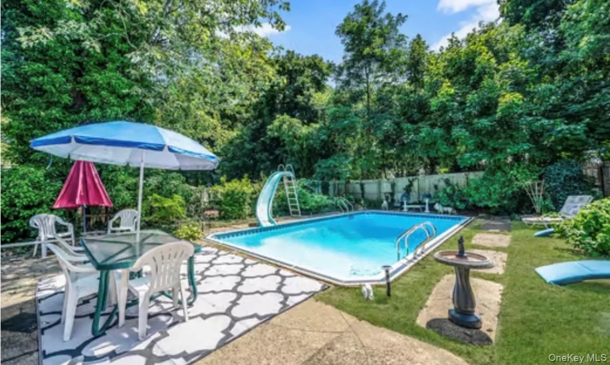 26 Harvard Lane, Smithtown, NY, 3 Bedrooms Bedrooms, 7 Rooms Rooms,1 BathroomBathrooms,Residential,For Rent,Harvard,0,1022339 26 Harvard Lane, Smithtown, NY, 3 Bedrooms Bedrooms, 7 Rooms Rooms,1 BathroomBathrooms,Residential,For Rent,Harvard,0,1022339