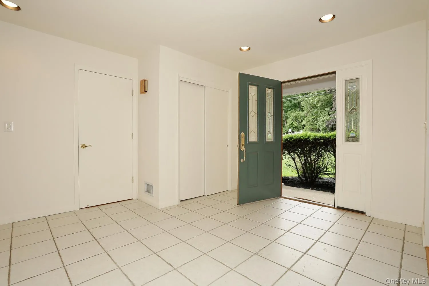 32 Newport Avenue, Orangetown, NY, 4 Bedrooms Bedrooms, 8 Rooms Rooms,2 BathroomsBathrooms,Residential,For Rent,Newport,0,1022343 32 Newport Avenue, Orangetown, NY, 4 Bedrooms Bedrooms, 8 Rooms Rooms,2 BathroomsBathrooms,Residential,For Rent,Newport,0,1022343