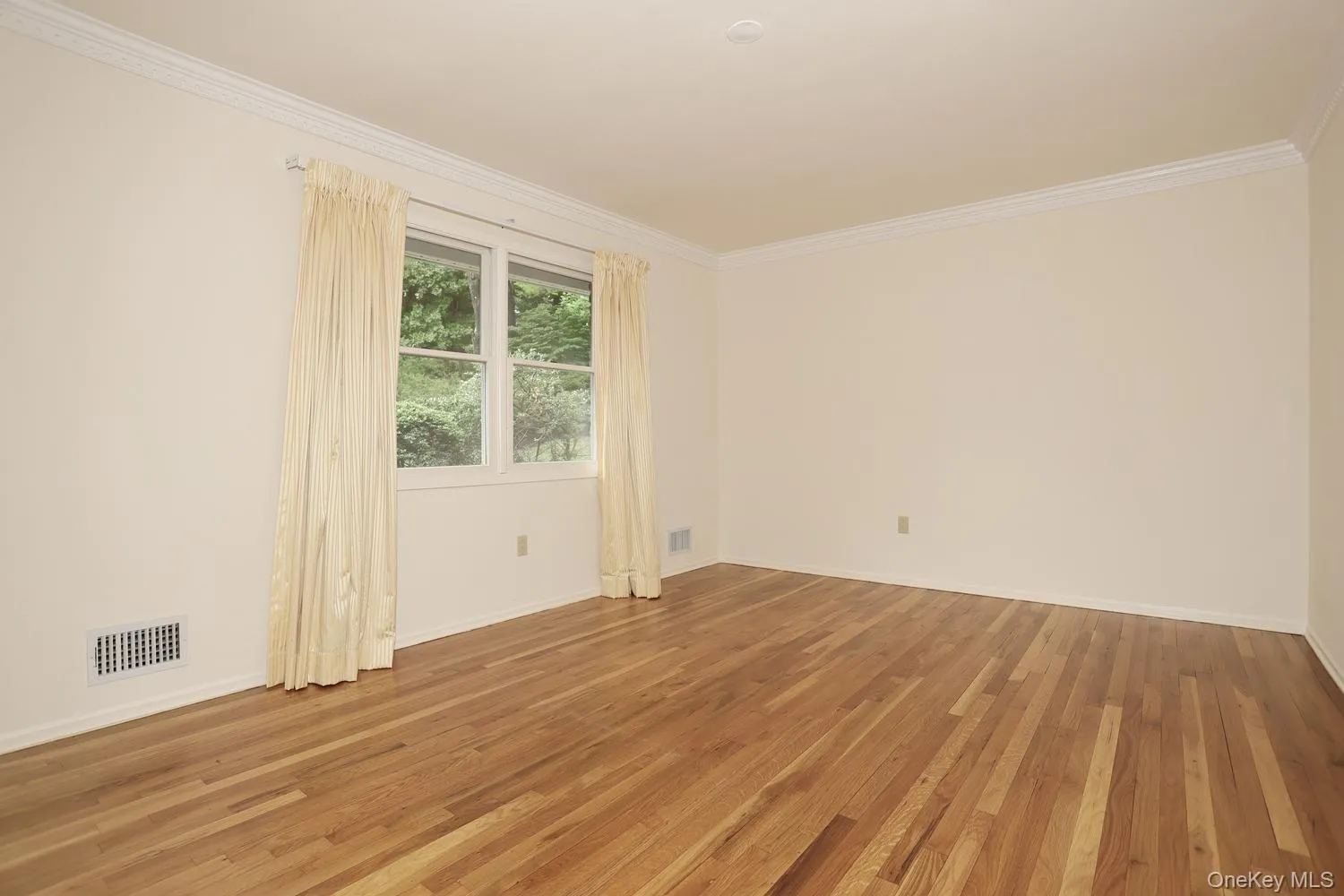 32 Newport Avenue, Orangetown, NY, 4 Bedrooms Bedrooms, 8 Rooms Rooms,2 BathroomsBathrooms,Residential,For Rent,Newport,0,1022343 32 Newport Avenue, Orangetown, NY, 4 Bedrooms Bedrooms, 8 Rooms Rooms,2 BathroomsBathrooms,Residential,For Rent,Newport,0,1022343