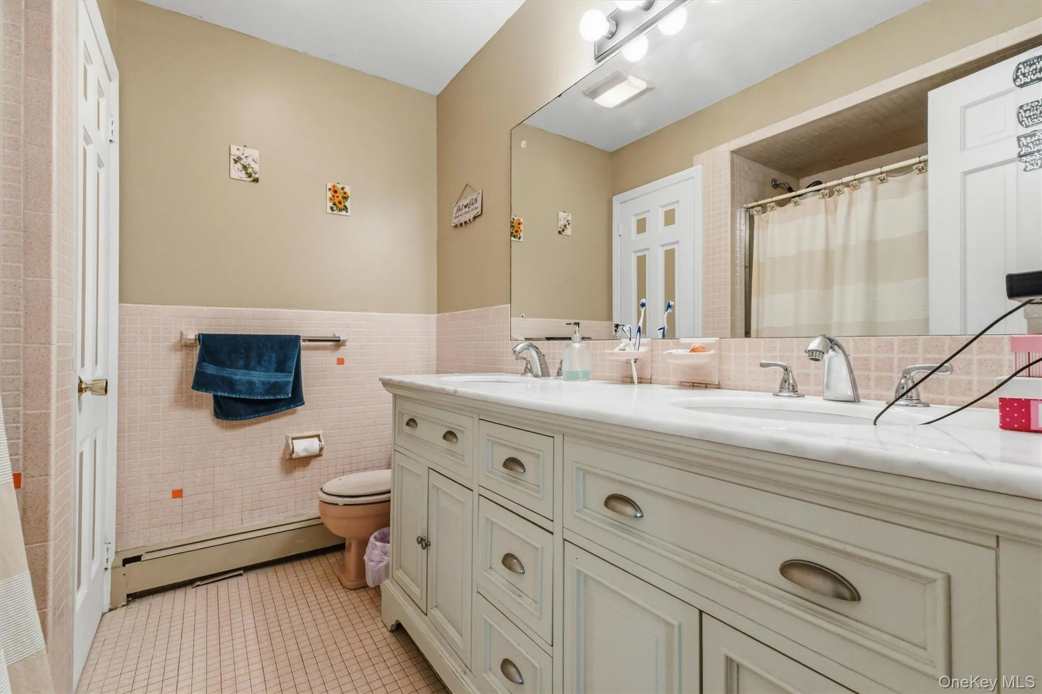 Primary Bedroom Powder Room Primary Bedroom Powder Room