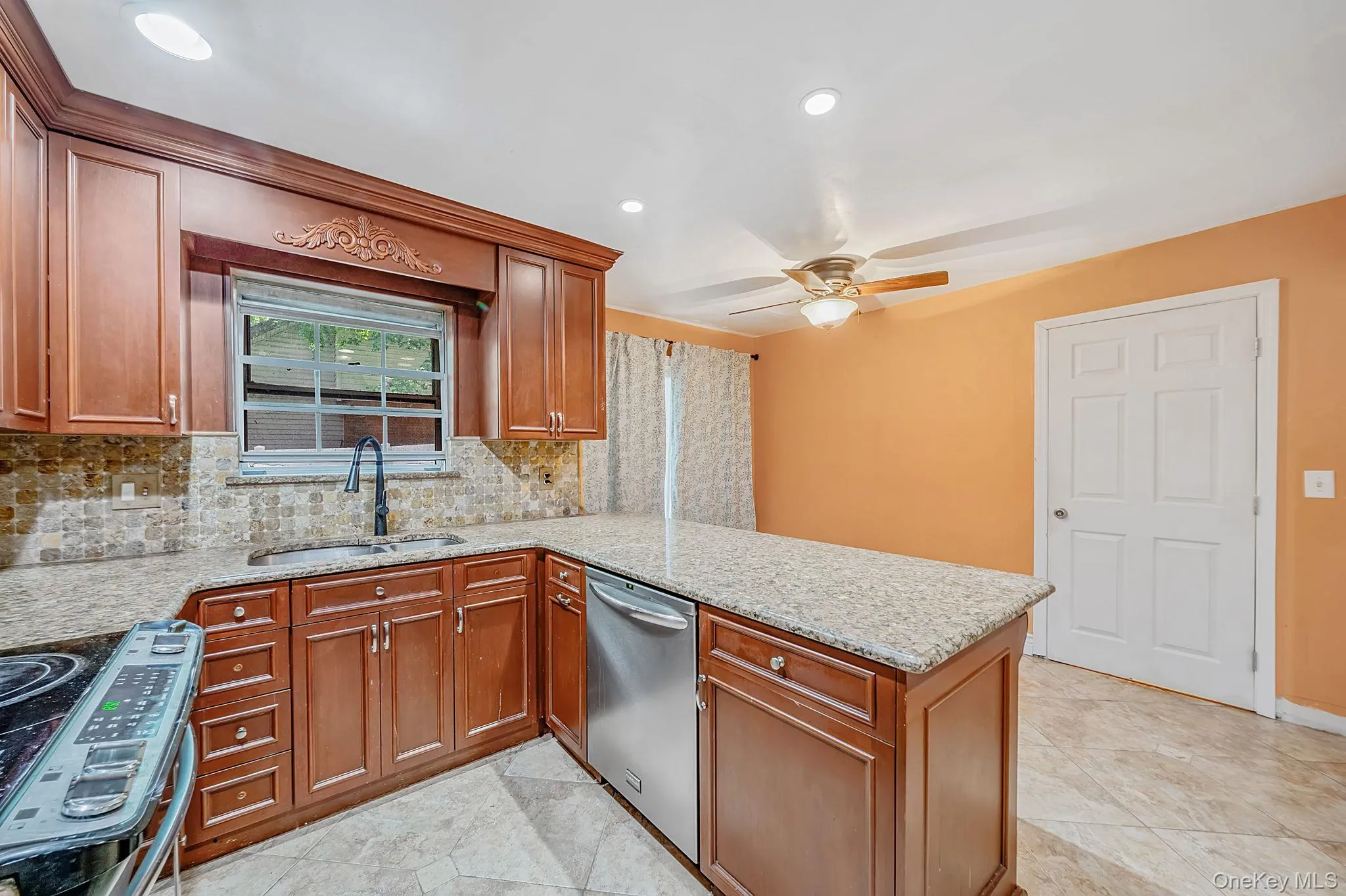 300 Browns Road, Smithtown, NY, 4 Bedrooms Bedrooms, 10 Rooms Rooms,3 BathroomsBathrooms,Residential,For Rent,Browns,0,1022351 300 Browns Road, Smithtown, NY, 4 Bedrooms Bedrooms, 10 Rooms Rooms,3 BathroomsBathrooms,Residential,For Rent,Browns,0,1022351