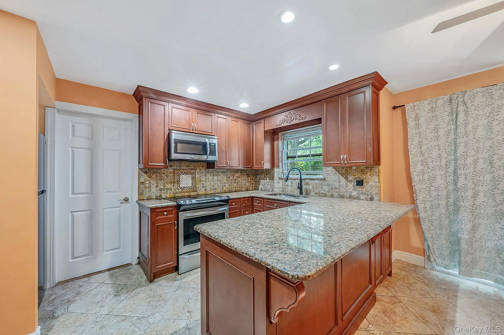 300 Browns Road, Smithtown, NY, 4 Bedrooms Bedrooms, 10 Rooms Rooms,3 BathroomsBathrooms,Residential,For Rent,Browns,0,1022351 300 Browns Road, Smithtown, NY, 4 Bedrooms Bedrooms, 10 Rooms Rooms,3 BathroomsBathrooms,Residential,For Rent,Browns,0,1022351