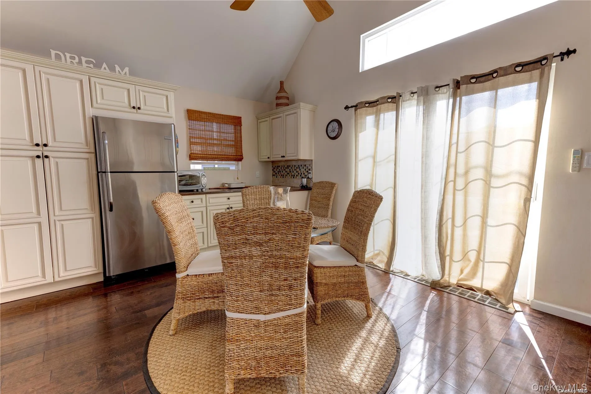 67 Vermont Street, Long Beach, NY, 3 Bedrooms Bedrooms, 6 Rooms Rooms,1 BathroomBathrooms,Residential Lease,For Rent,Vermont,0,1022361 67 Vermont Street, Long Beach, NY, 3 Bedrooms Bedrooms, 6 Rooms Rooms,1 BathroomBathrooms,Residential Lease,For Rent,Vermont,0,1022361