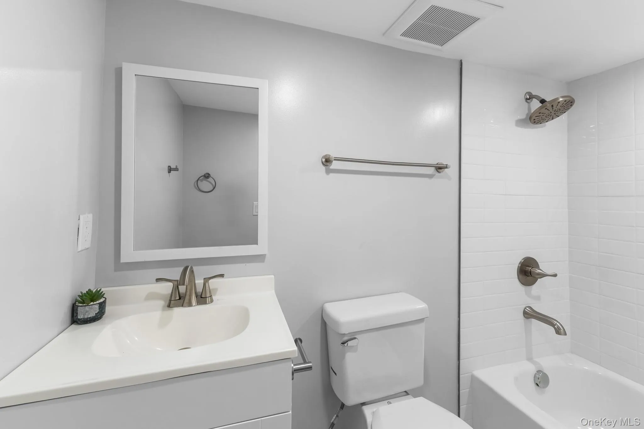 19 Dykes Park Road, Clarkstown, NY, 1 Bedroom Bedrooms, 3 Rooms Rooms,2 BathroomsBathrooms,Residential,For Rent,Dykes Park,0,1022363 19 Dykes Park Road, Clarkstown, NY, 1 Bedroom Bedrooms, 3 Rooms Rooms,2 BathroomsBathrooms,Residential,For Rent,Dykes Park,0,1022363