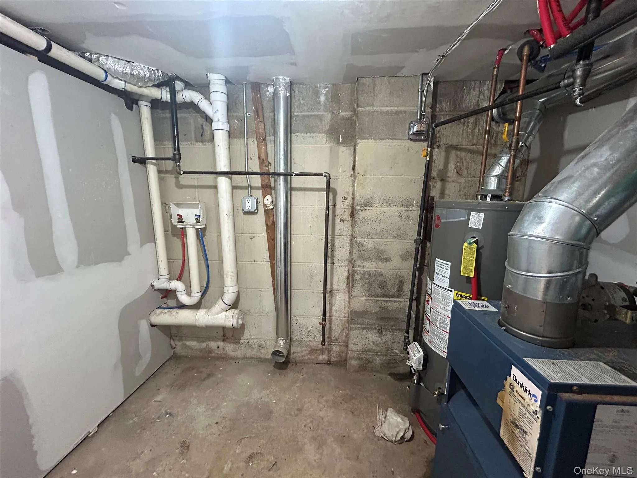 19 Dykes Park Road, Clarkstown, NY, 1 Bedroom Bedrooms, 3 Rooms Rooms,2 BathroomsBathrooms,Residential,For Rent,Dykes Park,0,1022363 19 Dykes Park Road, Clarkstown, NY, 1 Bedroom Bedrooms, 3 Rooms Rooms,2 BathroomsBathrooms,Residential,For Rent,Dykes Park,0,1022363
