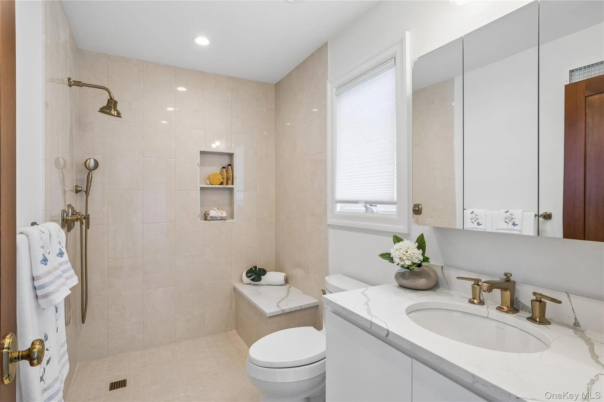 25 Voorhis Drive, Oyster Bay, NY, 4 Bedrooms Bedrooms, 11 Rooms Rooms,3 BathroomsBathrooms,Residential,For Rent,Voorhis,0,1022367 25 Voorhis Drive, Oyster Bay, NY, 4 Bedrooms Bedrooms, 11 Rooms Rooms,3 BathroomsBathrooms,Residential,For Rent,Voorhis,0,1022367