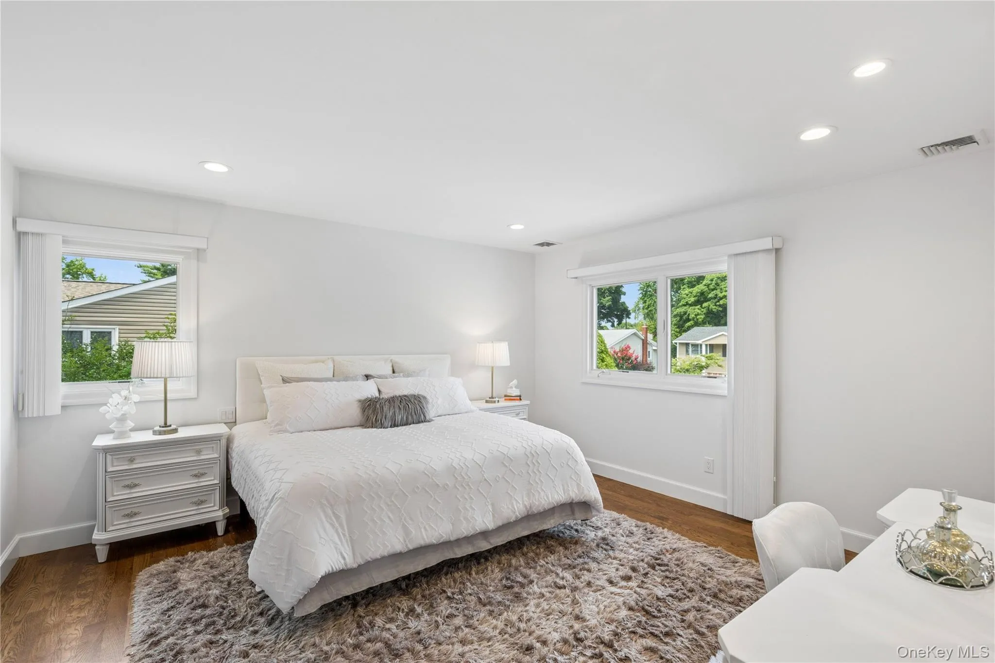 25 Voorhis Drive, Oyster Bay, NY, 4 Bedrooms Bedrooms, 11 Rooms Rooms,3 BathroomsBathrooms,Residential,For Rent,Voorhis,0,1022367 25 Voorhis Drive, Oyster Bay, NY, 4 Bedrooms Bedrooms, 11 Rooms Rooms,3 BathroomsBathrooms,Residential,For Rent,Voorhis,0,1022367