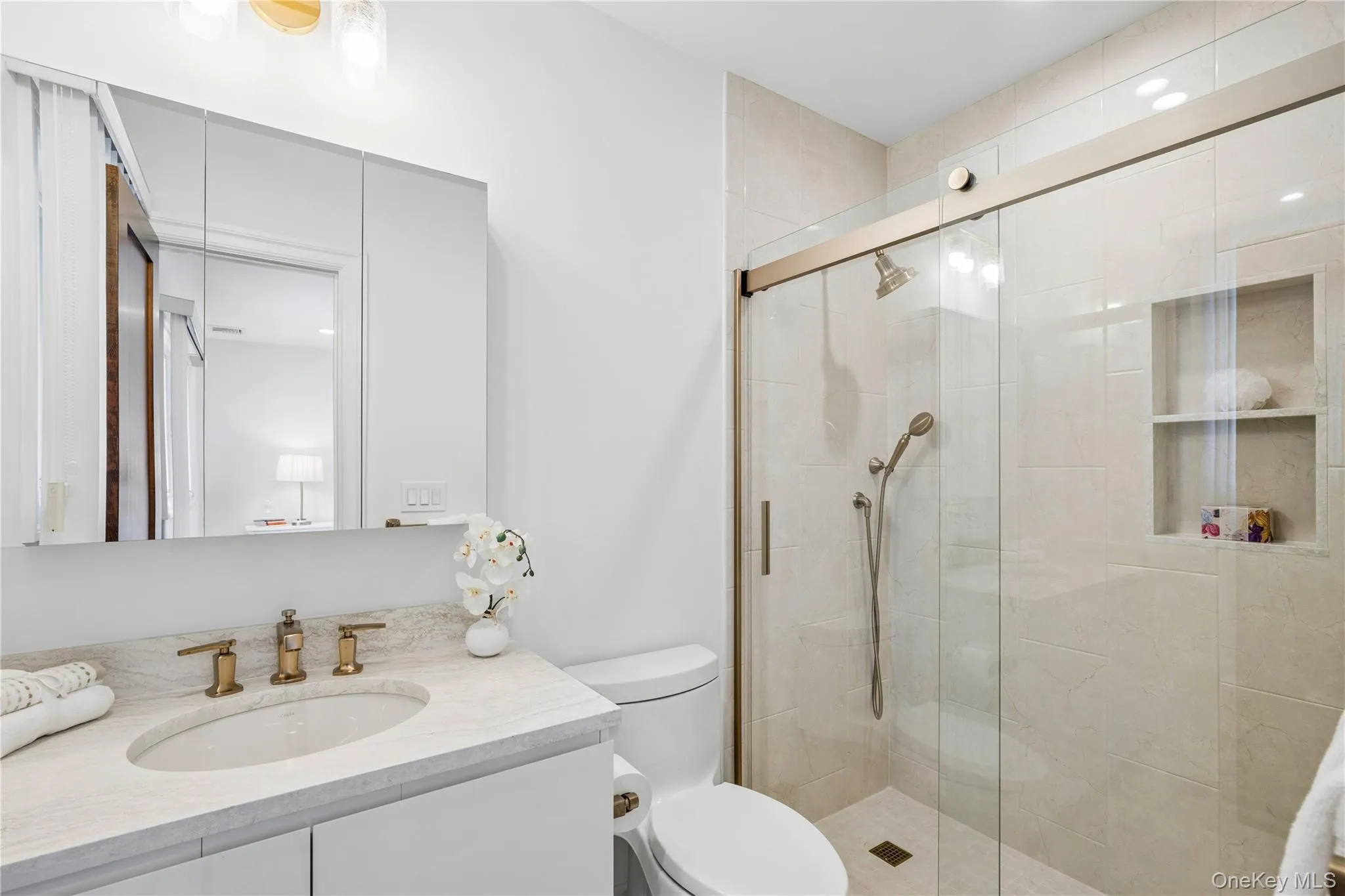 25 Voorhis Drive, Oyster Bay, NY, 4 Bedrooms Bedrooms, 11 Rooms Rooms,3 BathroomsBathrooms,Residential,For Rent,Voorhis,0,1022367 25 Voorhis Drive, Oyster Bay, NY, 4 Bedrooms Bedrooms, 11 Rooms Rooms,3 BathroomsBathrooms,Residential,For Rent,Voorhis,0,1022367
