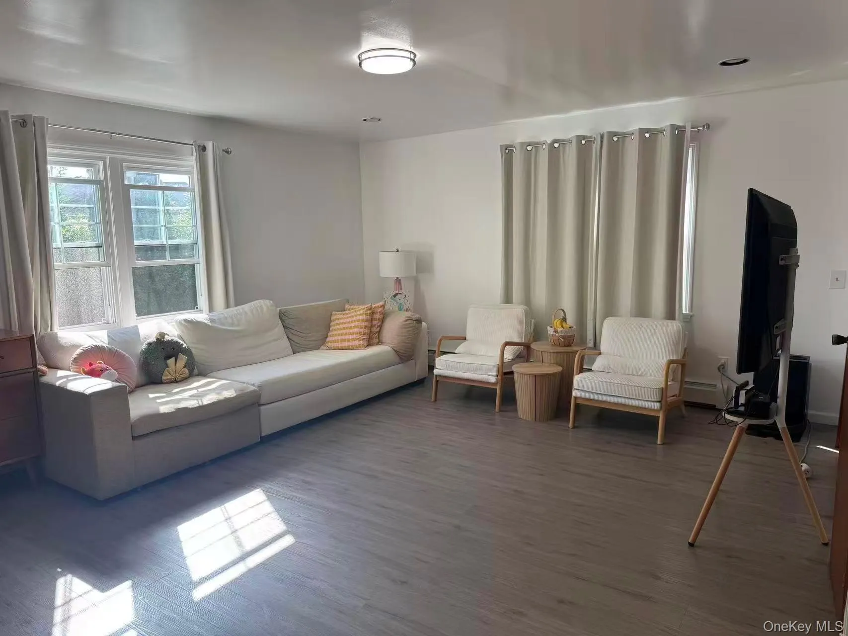 28 Wensley Road, Oyster Bay, NY, 3 Bedrooms Bedrooms, 6 Rooms Rooms,2 BathroomsBathrooms,Residential Lease,For Rent,Wensley,0,1022383 28 Wensley Road, Oyster Bay, NY, 3 Bedrooms Bedrooms, 6 Rooms Rooms,2 BathroomsBathrooms,Residential Lease,For Rent,Wensley,0,1022383