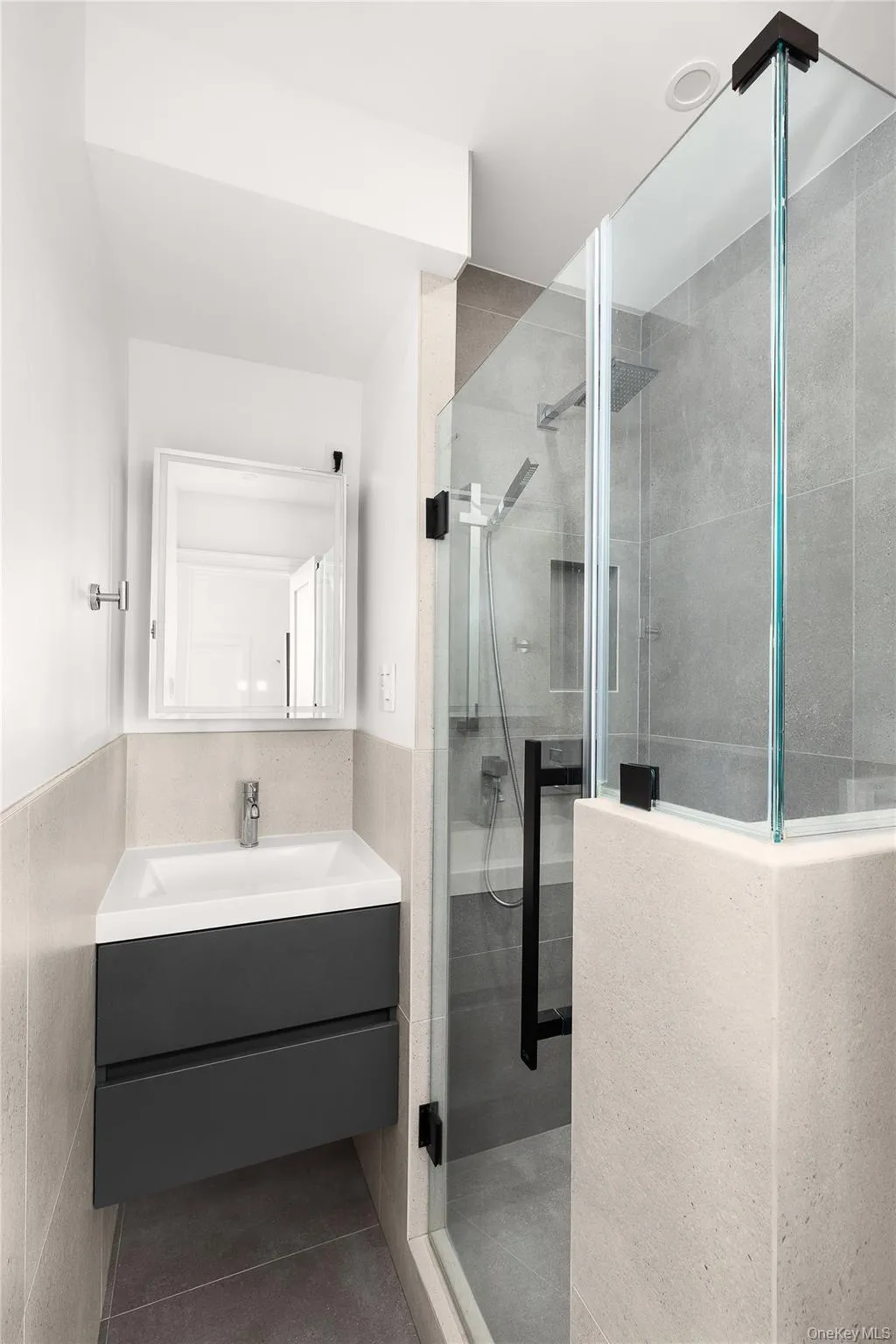 133 75th Street, New York, NY, 1 Bedroom Bedrooms, 3 Rooms Rooms,1 BathroomBathrooms,Residential,For Rent,75th,0,1022386 133 75th Street, New York, NY, 1 Bedroom Bedrooms, 3 Rooms Rooms,1 BathroomBathrooms,Residential,For Rent,75th,0,1022386