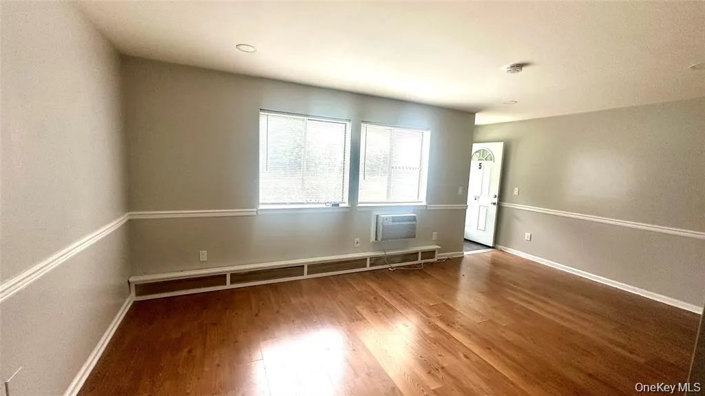 5 Ruth Court, Middletown, NY, 1 Bedroom Bedrooms, 4 Rooms Rooms,1 BathroomBathrooms,Residential Lease,For Rent,Ruth,0,1022389 5 Ruth Court, Middletown, NY, 1 Bedroom Bedrooms, 4 Rooms Rooms,1 BathroomBathrooms,Residential Lease,For Rent,Ruth,0,1022389
