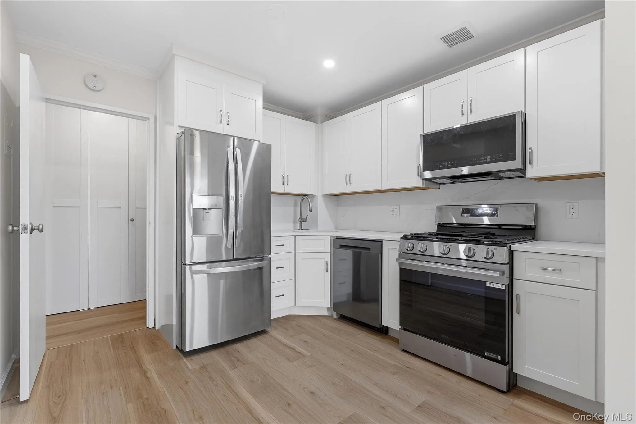1 Lakeview Drive, Peekskill, NY, 1 Bedroom Bedrooms, 3 Rooms Rooms,1 BathroomBathrooms,Residential,For Rent,Lakeview,0,1022399 1 Lakeview Drive, Peekskill, NY, 1 Bedroom Bedrooms, 3 Rooms Rooms,1 BathroomBathrooms,Residential,For Rent,Lakeview,0,1022399