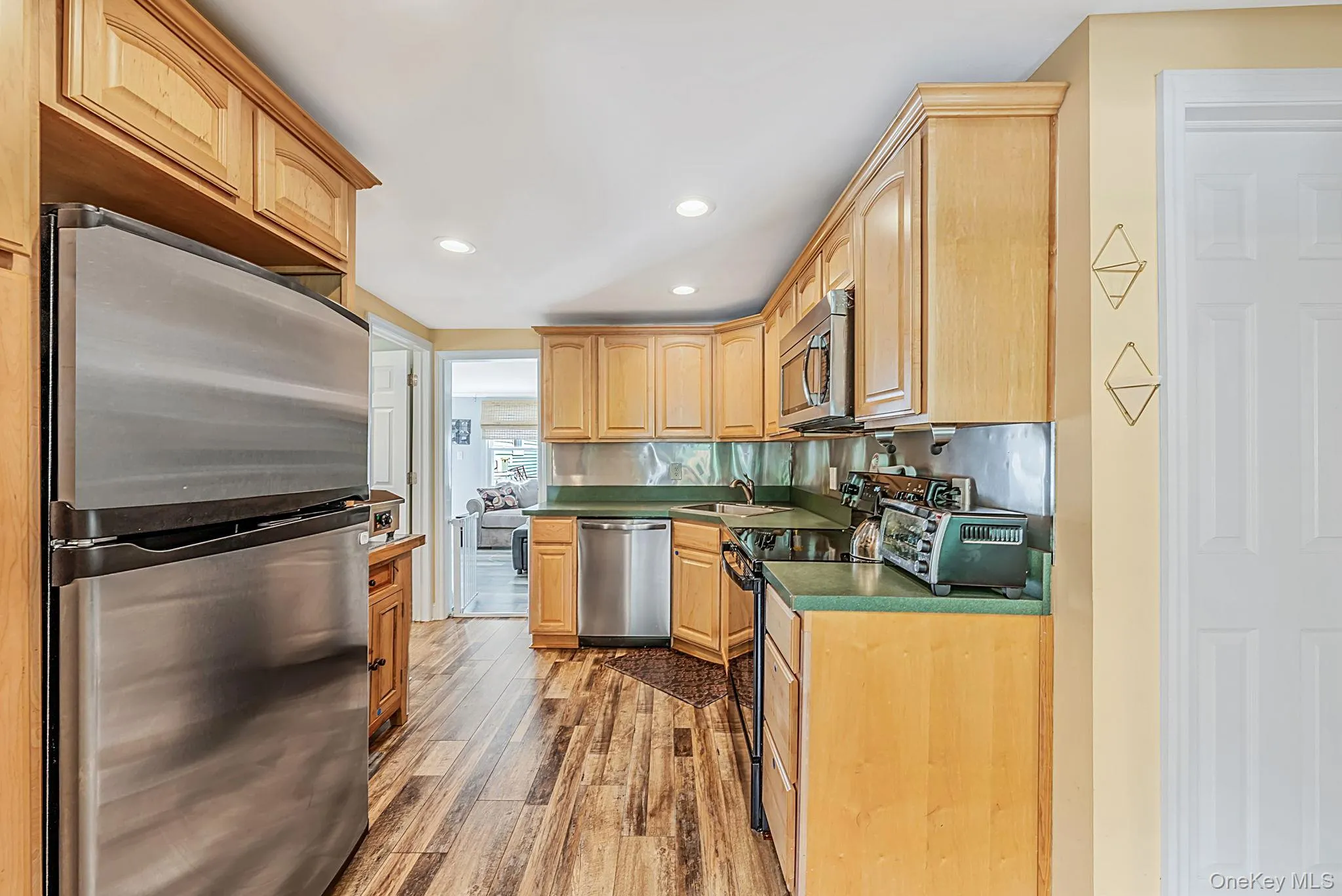 723 Park Avenue, Huntington, NY, 4 Bedrooms Bedrooms, 9 Rooms Rooms,3 BathroomsBathrooms,Residential,For Rent,Park,0,1022402 723 Park Avenue, Huntington, NY, 4 Bedrooms Bedrooms, 9 Rooms Rooms,3 BathroomsBathrooms,Residential,For Rent,Park,0,1022402