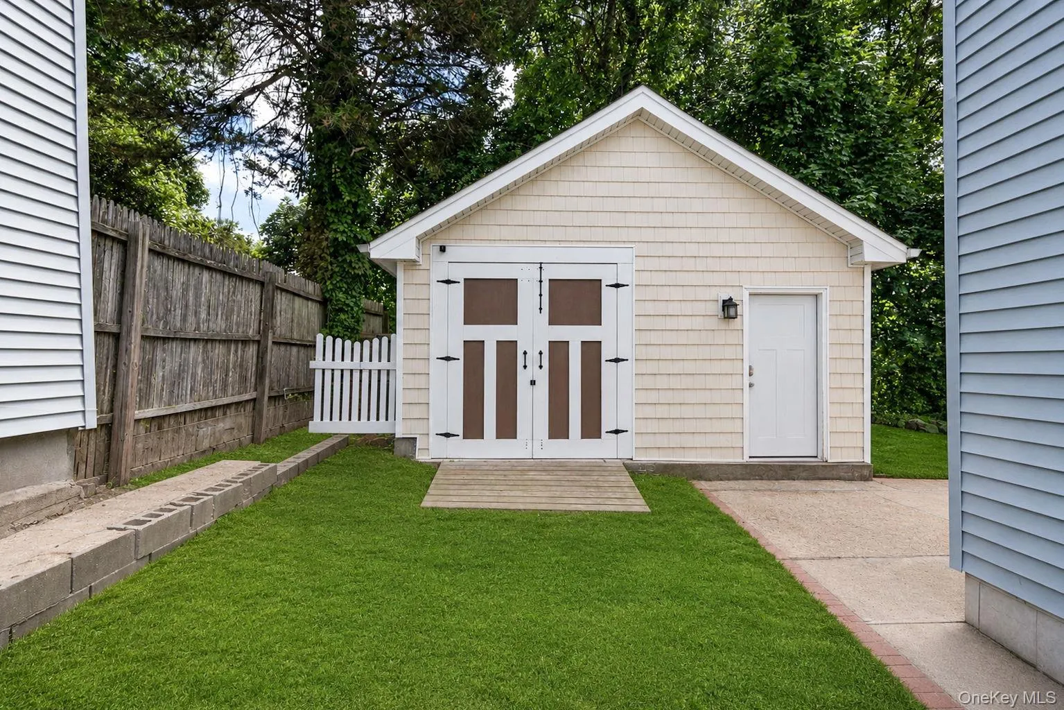 723 Park Avenue, Huntington, NY, 4 Bedrooms Bedrooms, 9 Rooms Rooms,3 BathroomsBathrooms,Residential,For Rent,Park,0,1022402 723 Park Avenue, Huntington, NY, 4 Bedrooms Bedrooms, 9 Rooms Rooms,3 BathroomsBathrooms,Residential,For Rent,Park,0,1022402