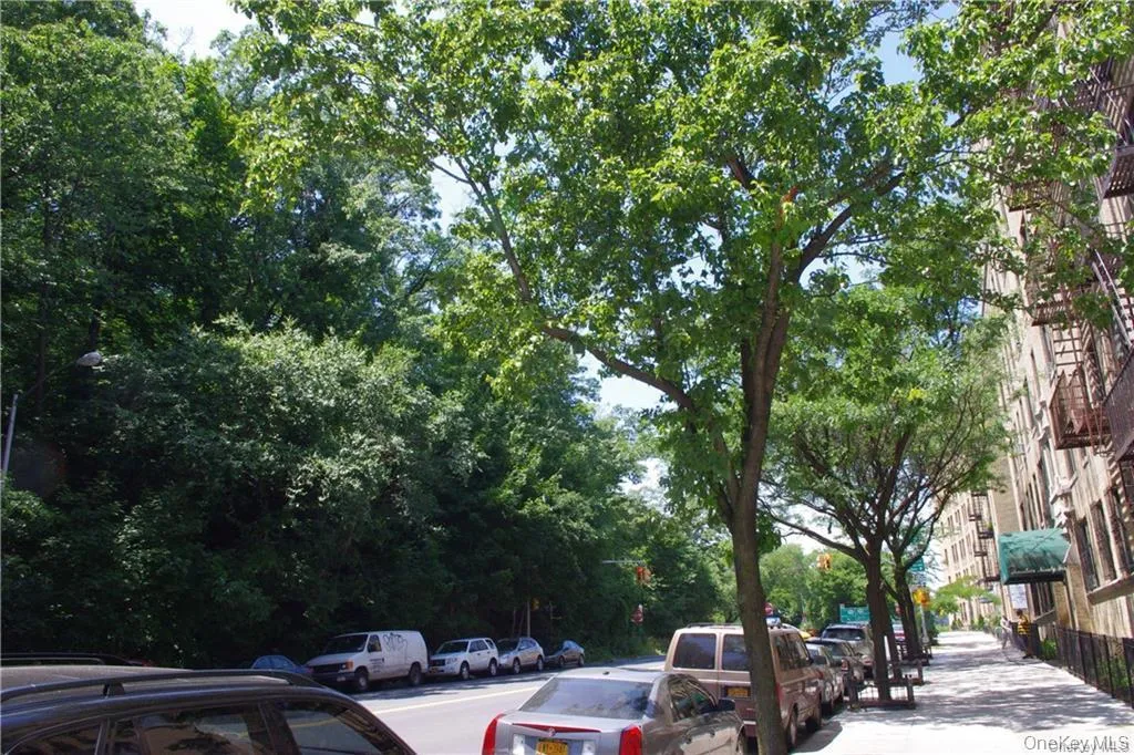 1803 Riverside Drive, New York, NY, 2 Bedrooms Bedrooms, 4 Rooms Rooms,1 BathroomBathrooms,Residential Lease,For Rent,Riverside,0,1022404 1803 Riverside Drive, New York, NY, 2 Bedrooms Bedrooms, 4 Rooms Rooms,1 BathroomBathrooms,Residential Lease,For Rent,Riverside,0,1022404