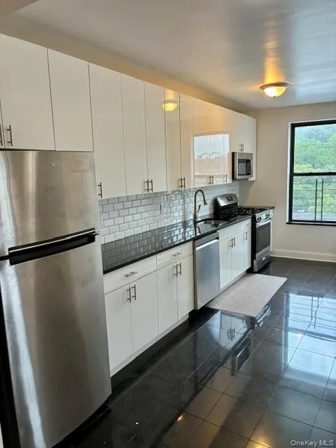 1803 Riverside Drive, New York, NY, 2 Bedrooms Bedrooms, 4 Rooms Rooms,1 BathroomBathrooms,Residential Lease,For Rent,Riverside,0,1022404 1803 Riverside Drive, New York, NY, 2 Bedrooms Bedrooms, 4 Rooms Rooms,1 BathroomBathrooms,Residential Lease,For Rent,Riverside,0,1022404
