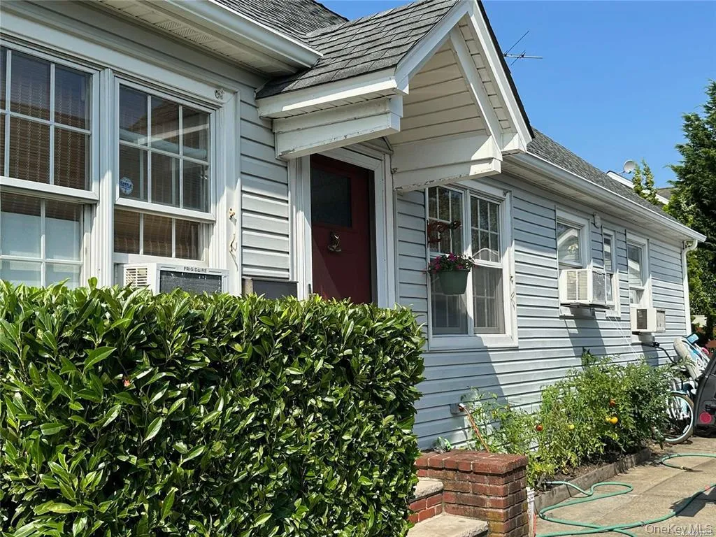 132 Coronado Street, Hempstead, NY, 3 Bedrooms Bedrooms, 6 Rooms Rooms,2 BathroomsBathrooms,Residential Lease,For Rent,Coronado,0,1022412 132 Coronado Street, Hempstead, NY, 3 Bedrooms Bedrooms, 6 Rooms Rooms,2 BathroomsBathrooms,Residential Lease,For Rent,Coronado,0,1022412