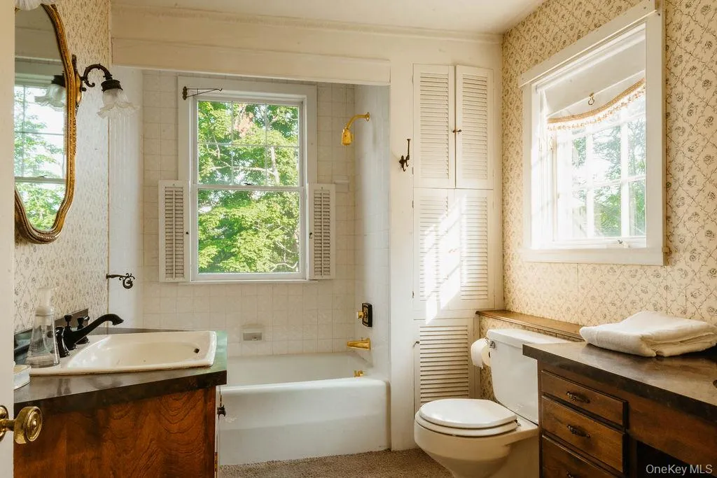 59 Hill Street, Saugerties, NY, 4 Bedrooms Bedrooms, 8 Rooms Rooms,3 BathroomsBathrooms,Residential,For Rent,Hill,0,1022413 59 Hill Street, Saugerties, NY, 4 Bedrooms Bedrooms, 8 Rooms Rooms,3 BathroomsBathrooms,Residential,For Rent,Hill,0,1022413