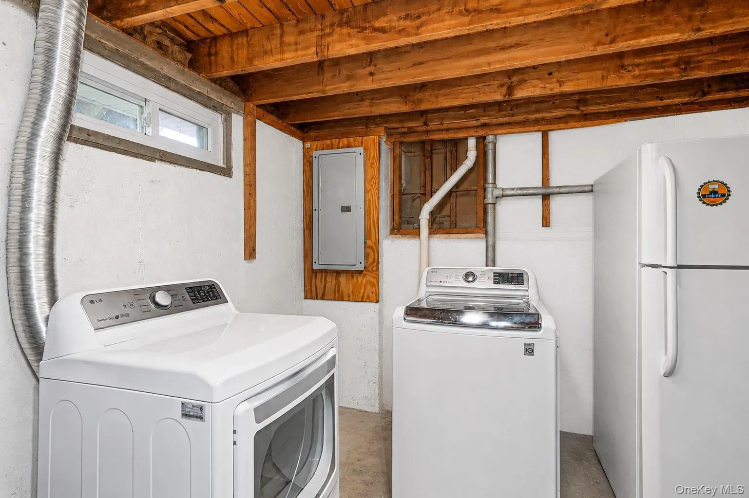 18 Brocton Lane, Smithtown, NY, 3 Bedrooms Bedrooms, 7 Rooms Rooms,1 BathroomBathrooms,Residential,For Rent,Brocton,0,1022415 18 Brocton Lane, Smithtown, NY, 3 Bedrooms Bedrooms, 7 Rooms Rooms,1 BathroomBathrooms,Residential,For Rent,Brocton,0,1022415