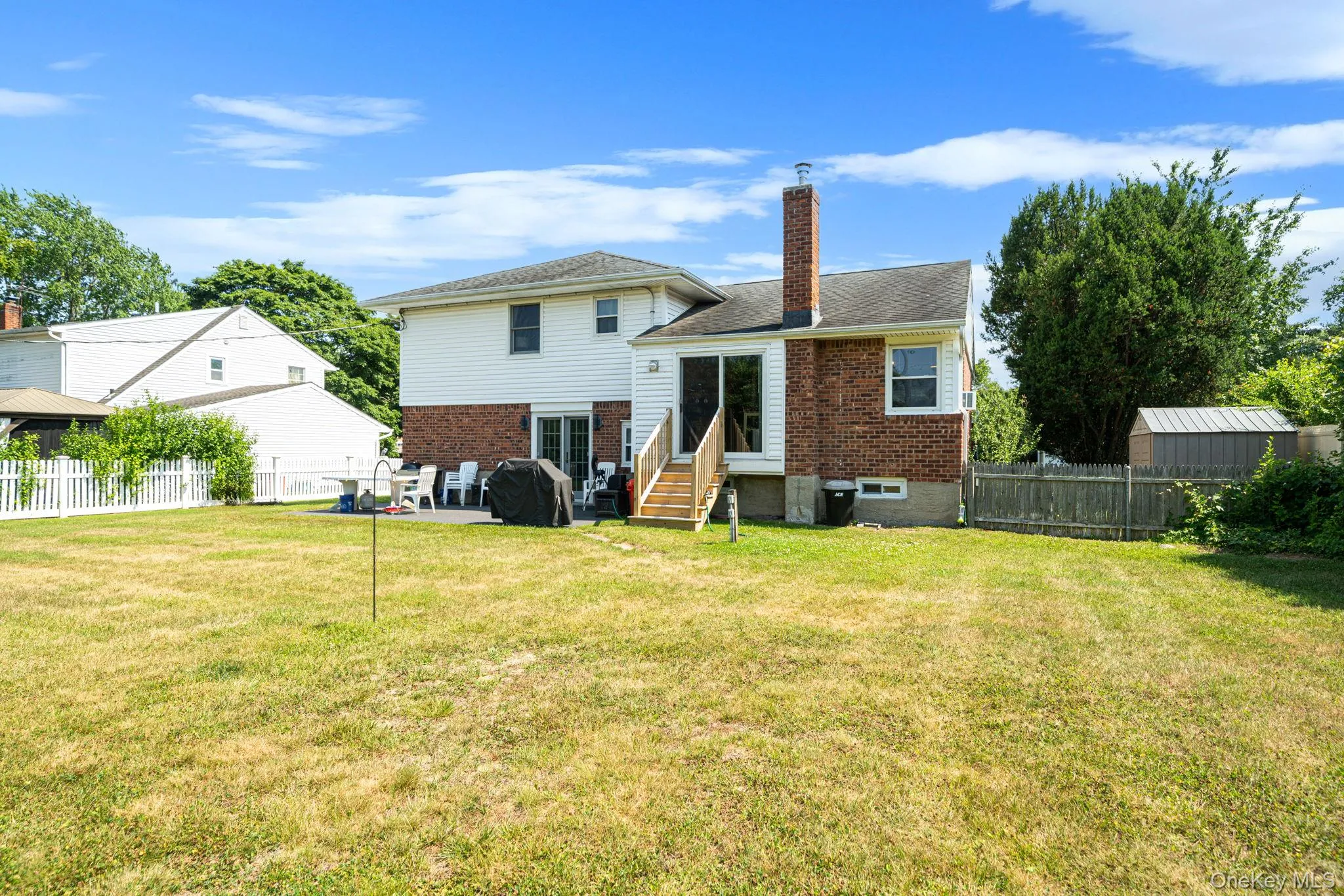 18 Brocton Lane, Smithtown, NY, 3 Bedrooms Bedrooms, 7 Rooms Rooms,1 BathroomBathrooms,Residential,For Rent,Brocton,0,1022415 18 Brocton Lane, Smithtown, NY, 3 Bedrooms Bedrooms, 7 Rooms Rooms,1 BathroomBathrooms,Residential,For Rent,Brocton,0,1022415