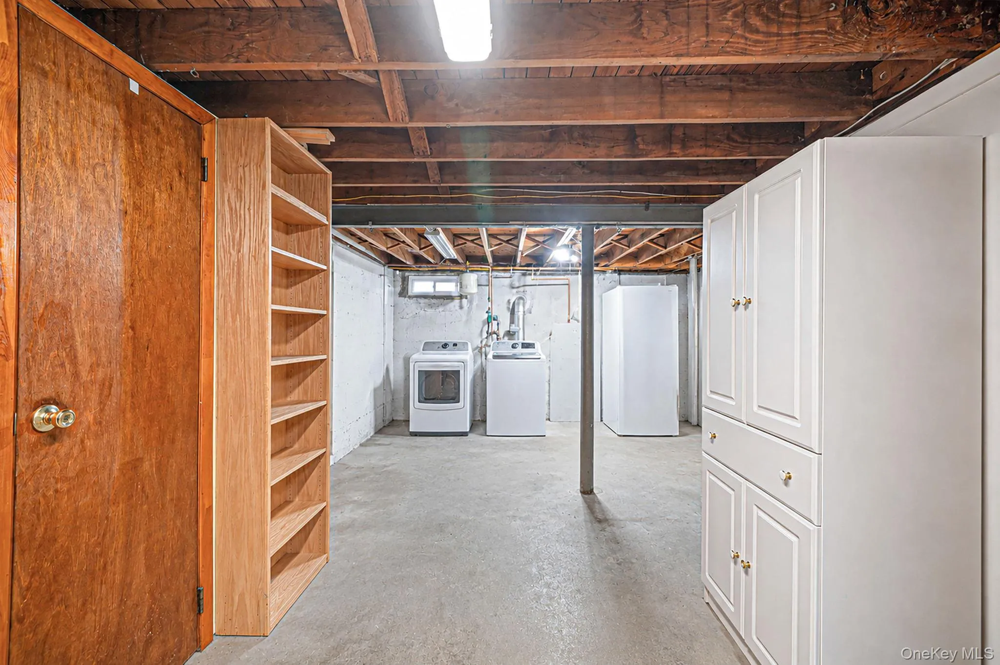 18 Brocton Lane, Smithtown, NY, 3 Bedrooms Bedrooms, 7 Rooms Rooms,1 BathroomBathrooms,Residential,For Rent,Brocton,0,1022415 18 Brocton Lane, Smithtown, NY, 3 Bedrooms Bedrooms, 7 Rooms Rooms,1 BathroomBathrooms,Residential,For Rent,Brocton,0,1022415