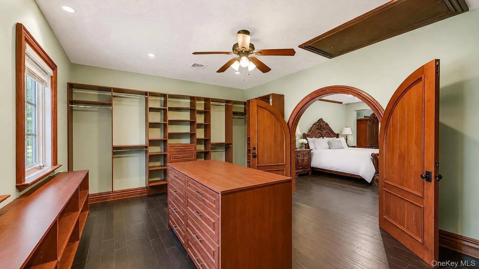 250 Oyster Bay Road, Oyster Bay, NY, 5 Bedrooms Bedrooms, 12 Rooms Rooms,6 BathroomsBathrooms,Residential,For Rent,Oyster Bay,0,1022418 250 Oyster Bay Road, Oyster Bay, NY, 5 Bedrooms Bedrooms, 12 Rooms Rooms,6 BathroomsBathrooms,Residential,For Rent,Oyster Bay,0,1022418