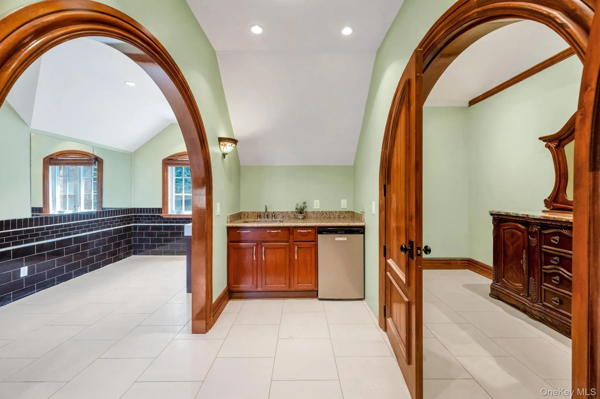250 Oyster Bay Road, Oyster Bay, NY, 5 Bedrooms Bedrooms, 12 Rooms Rooms,6 BathroomsBathrooms,Residential,For Rent,Oyster Bay,0,1022418 250 Oyster Bay Road, Oyster Bay, NY, 5 Bedrooms Bedrooms, 12 Rooms Rooms,6 BathroomsBathrooms,Residential,For Rent,Oyster Bay,0,1022418