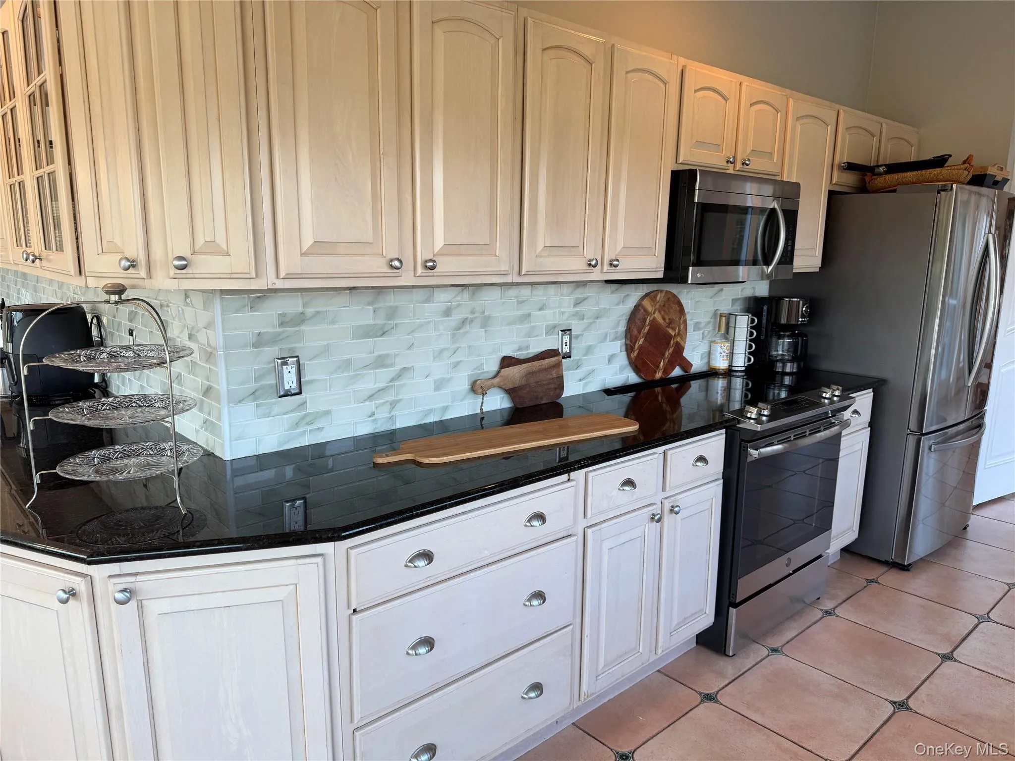 588 Long Beach Road, Smithtown, NY, 4 Bedrooms Bedrooms, 10 Rooms Rooms,3 BathroomsBathrooms,Residential,For Rent,Long Beach,0,1022420 588 Long Beach Road, Smithtown, NY, 4 Bedrooms Bedrooms, 10 Rooms Rooms,3 BathroomsBathrooms,Residential,For Rent,Long Beach,0,1022420