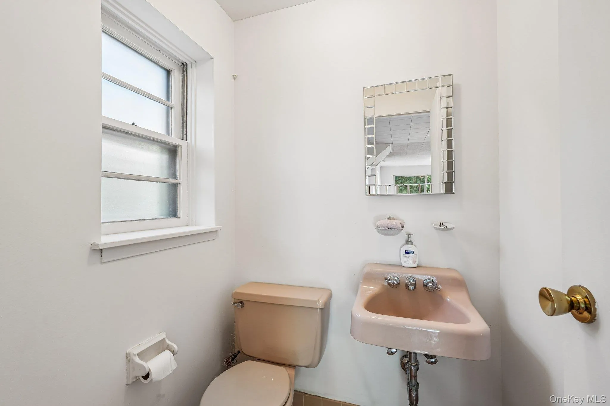 234 Duxbury Road, Harrison, NY, 4 Bedrooms Bedrooms, 11 Rooms Rooms,2 BathroomsBathrooms,Residential,For Rent,Duxbury,0,1022430 234 Duxbury Road, Harrison, NY, 4 Bedrooms Bedrooms, 11 Rooms Rooms,2 BathroomsBathrooms,Residential,For Rent,Duxbury,0,1022430