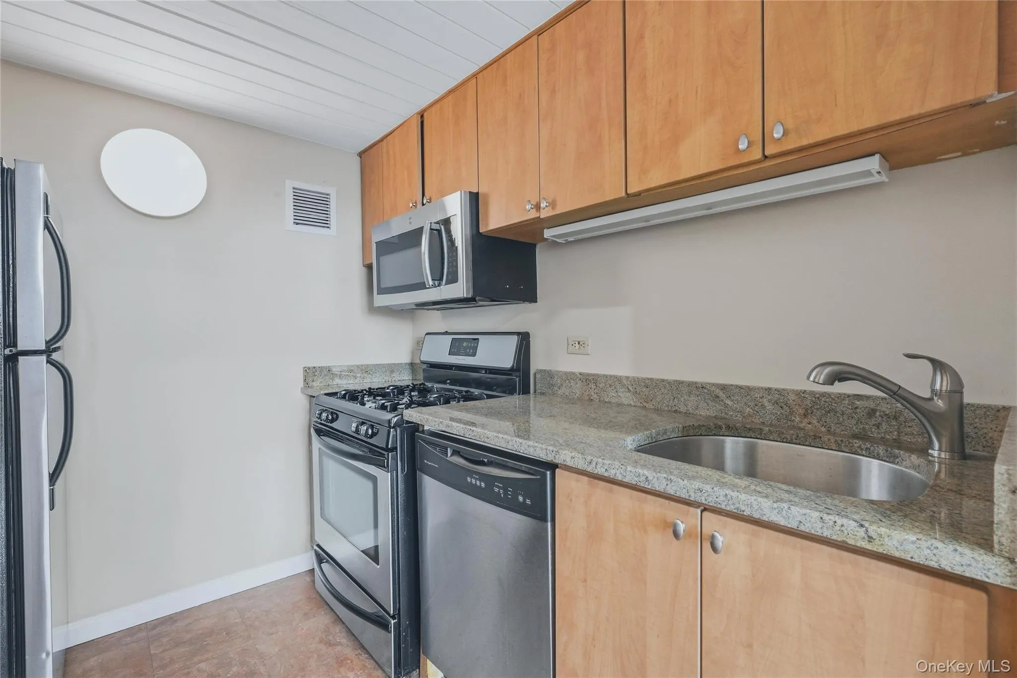 Right side of the kitchen area. Right side of the kitchen area.