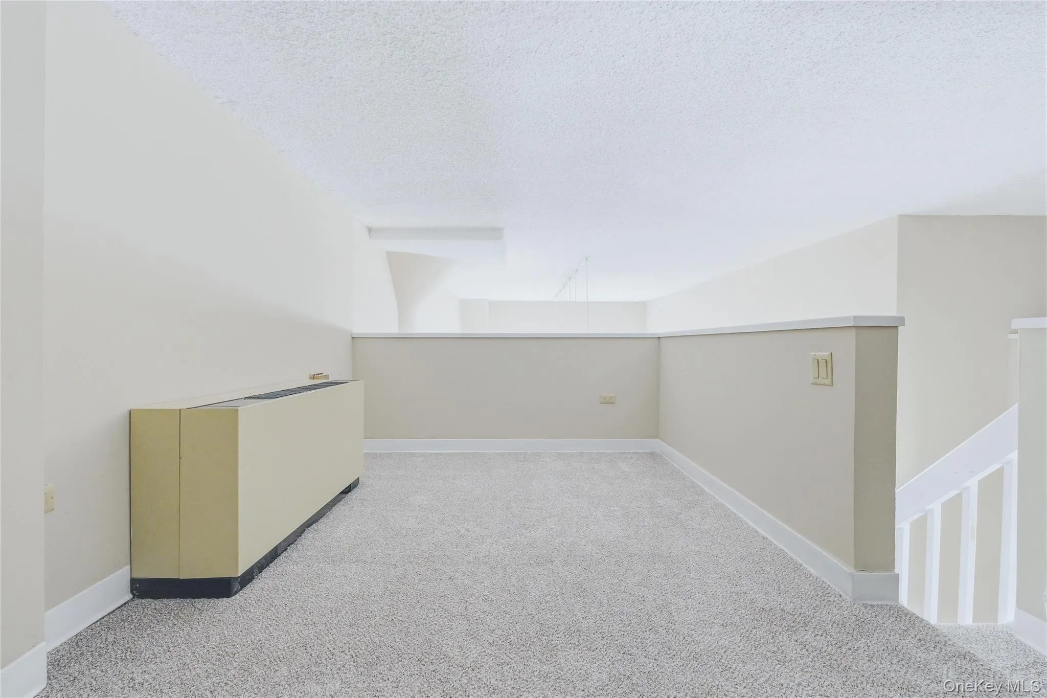Sleeping alcove or den. Sleeping alcove or den.