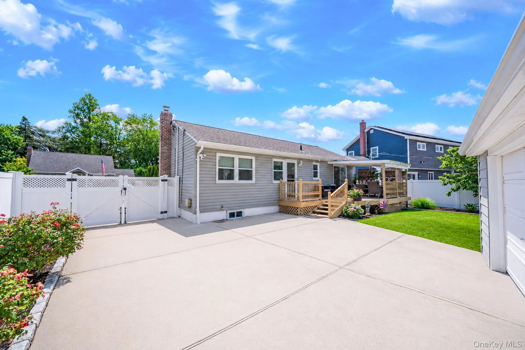 200 Whelan Place, Oyster Bay, NY, 3 Bedrooms Bedrooms, 7 Rooms Rooms,2 BathroomsBathrooms,Residential,For Rent,Whelan,0,1022444 200 Whelan Place, Oyster Bay, NY, 3 Bedrooms Bedrooms, 7 Rooms Rooms,2 BathroomsBathrooms,Residential,For Rent,Whelan,0,1022444