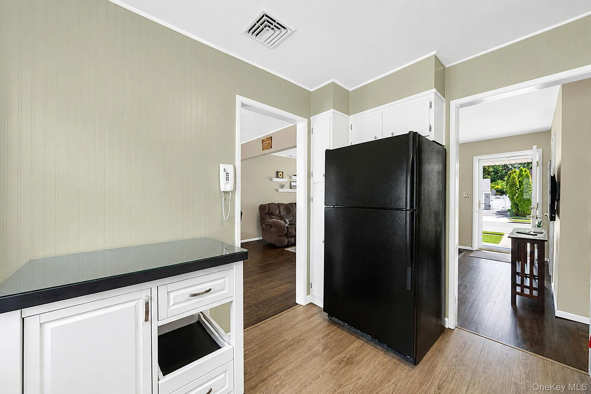 200 Whelan Place, Oyster Bay, NY, 3 Bedrooms Bedrooms, 7 Rooms Rooms,2 BathroomsBathrooms,Residential,For Rent,Whelan,0,1022444 200 Whelan Place, Oyster Bay, NY, 3 Bedrooms Bedrooms, 7 Rooms Rooms,2 BathroomsBathrooms,Residential,For Rent,Whelan,0,1022444