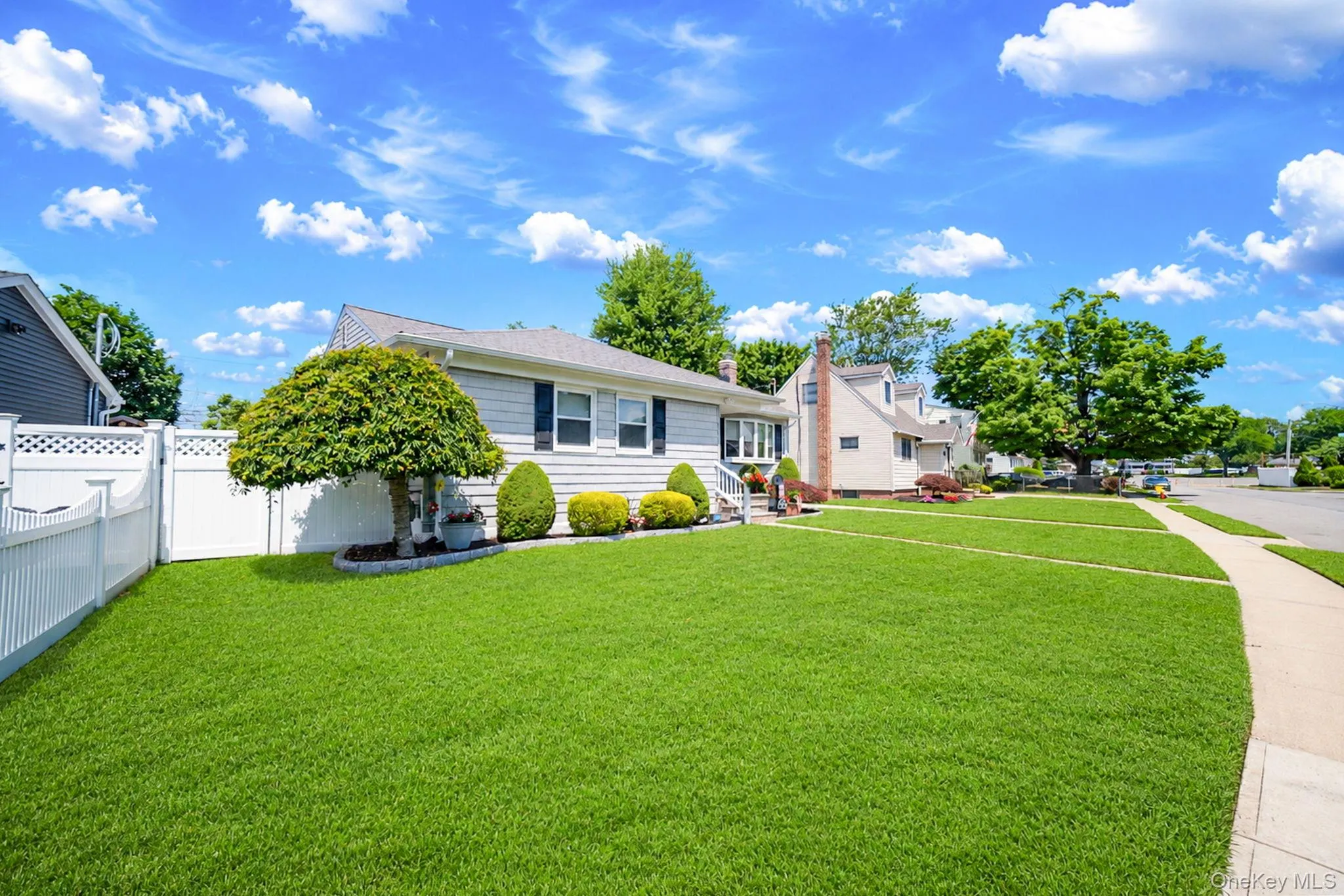 200 Whelan Place, Oyster Bay, NY, 3 Bedrooms Bedrooms, 7 Rooms Rooms,2 BathroomsBathrooms,Residential,For Rent,Whelan,0,1022444 200 Whelan Place, Oyster Bay, NY, 3 Bedrooms Bedrooms, 7 Rooms Rooms,2 BathroomsBathrooms,Residential,For Rent,Whelan,0,1022444