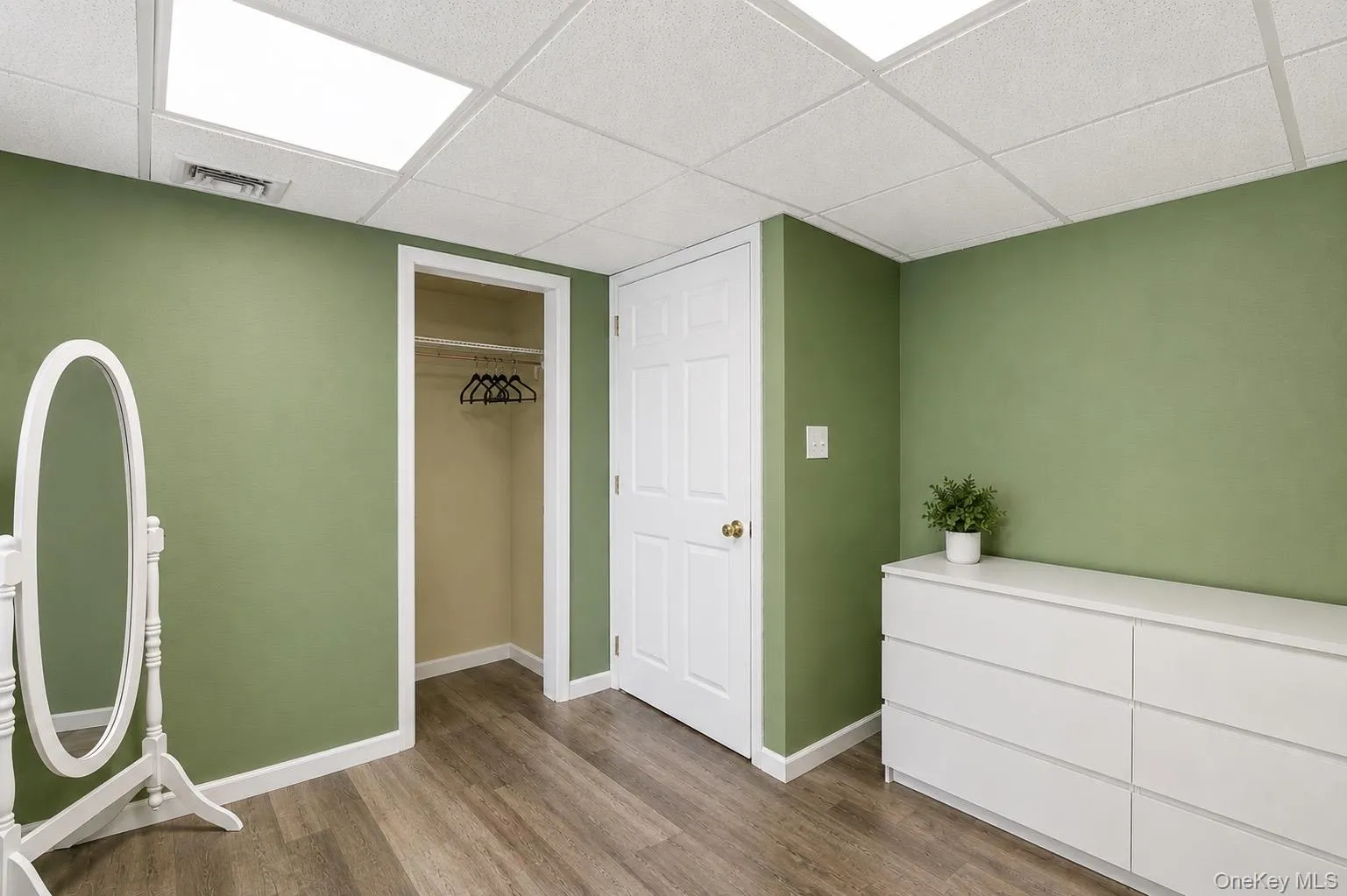 72 Dix Highway, Huntington, NY, 4 Bedrooms Bedrooms, 12 Rooms Rooms,2 BathroomsBathrooms,Residential,For Rent,Dix,0,1022459 72 Dix Highway, Huntington, NY, 4 Bedrooms Bedrooms, 12 Rooms Rooms,2 BathroomsBathrooms,Residential,For Rent,Dix,0,1022459
