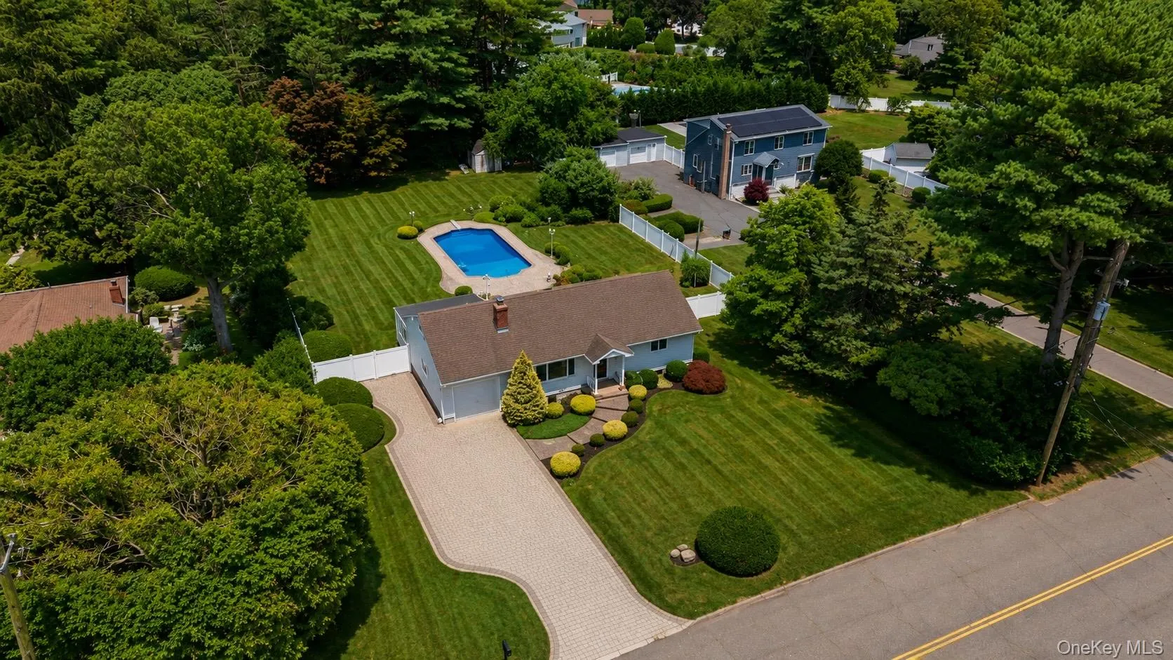 72 Dix Highway, Huntington, NY, 4 Bedrooms Bedrooms, 12 Rooms Rooms,2 BathroomsBathrooms,Residential,For Rent,Dix,0,1022459 72 Dix Highway, Huntington, NY, 4 Bedrooms Bedrooms, 12 Rooms Rooms,2 BathroomsBathrooms,Residential,For Rent,Dix,0,1022459