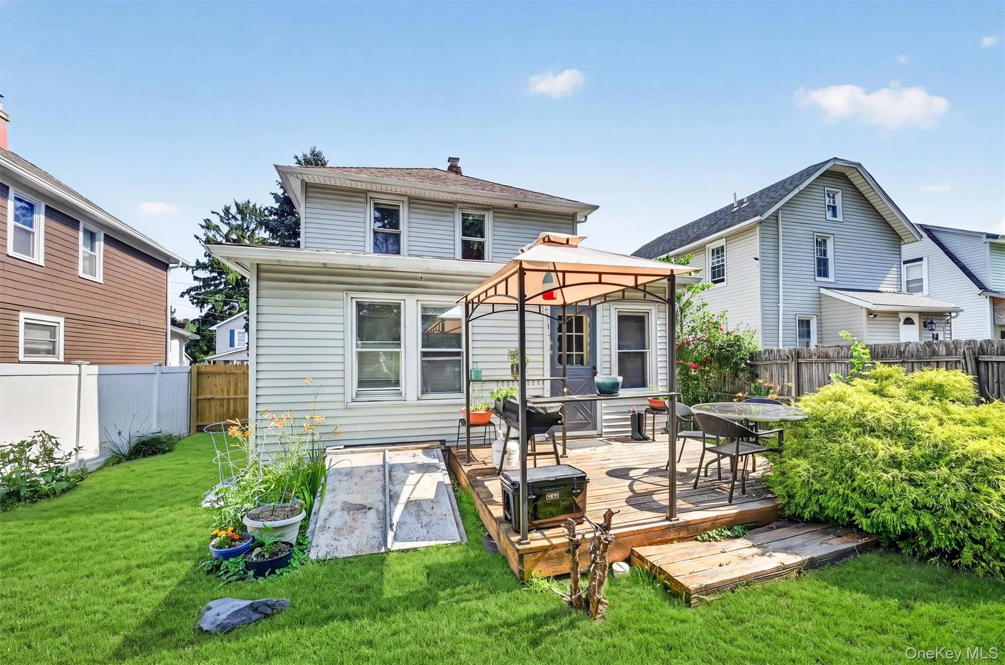 9 Stone Street, Newburgh (town), NY, 3 Bedrooms Bedrooms, 7 Rooms Rooms,1 BathroomBathrooms,Residential,For Rent,Stone,0,1022469 9 Stone Street, Newburgh (town), NY, 3 Bedrooms Bedrooms, 7 Rooms Rooms,1 BathroomBathrooms,Residential,For Rent,Stone,0,1022469