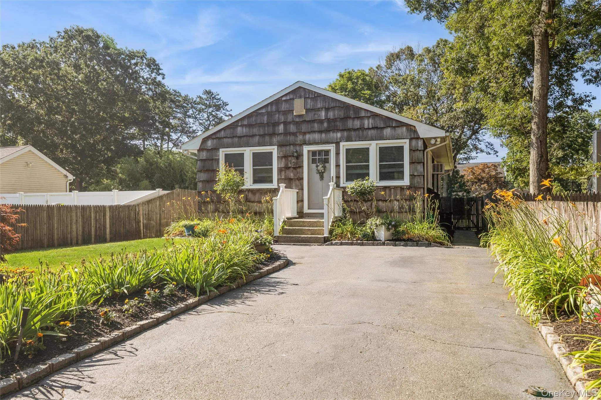 12 Oak Street, Brookhaven, NY, 3 Bedrooms Bedrooms, 7 Rooms Rooms,2 BathroomsBathrooms,Residential,For Rent,Oak,0,1022476 12 Oak Street, Brookhaven, NY, 3 Bedrooms Bedrooms, 7 Rooms Rooms,2 BathroomsBathrooms,Residential,For Rent,Oak,0,1022476