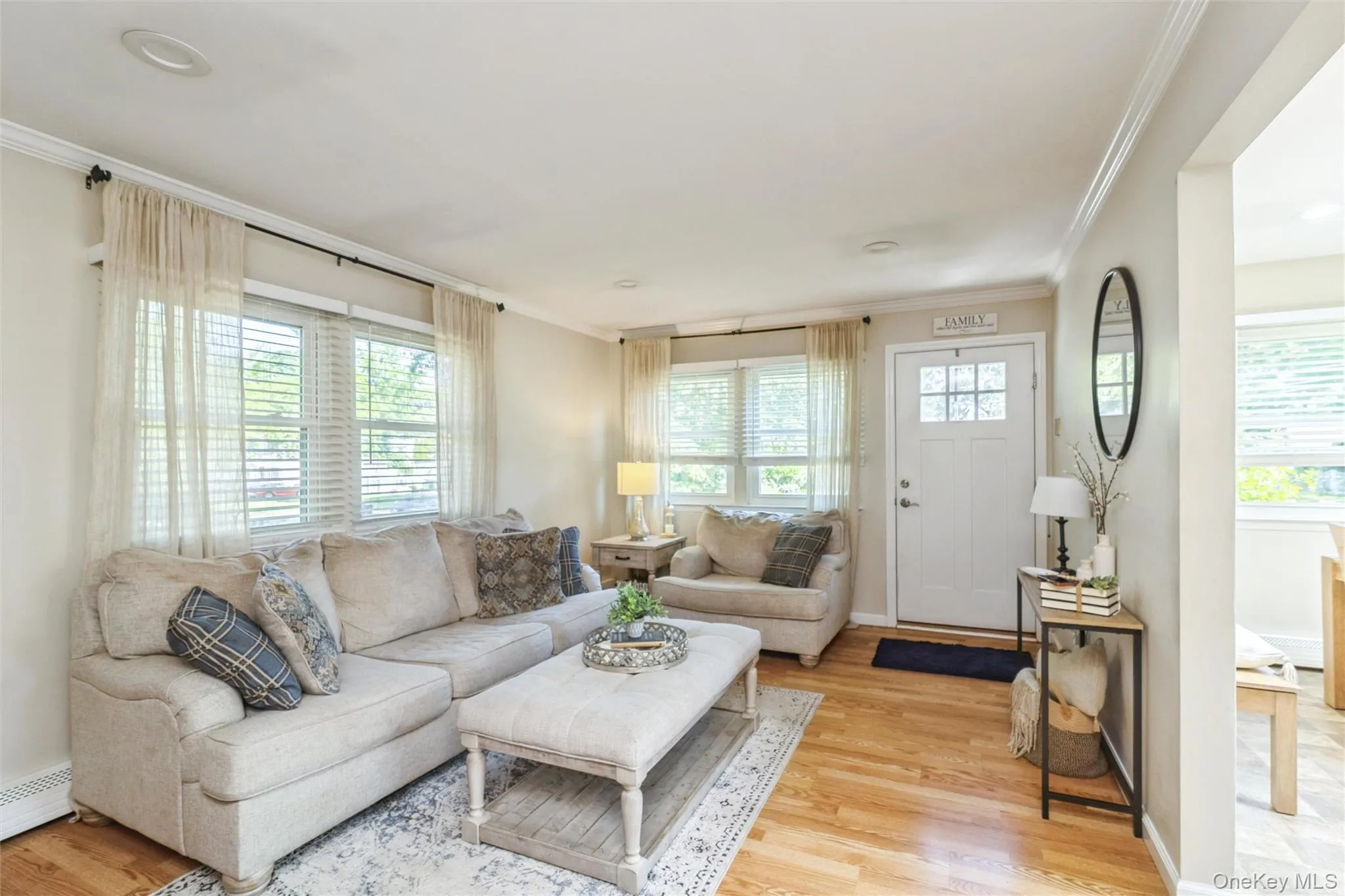 12 Oak Street, Brookhaven, NY, 3 Bedrooms Bedrooms, 7 Rooms Rooms,2 BathroomsBathrooms,Residential,For Rent,Oak,0,1022476 12 Oak Street, Brookhaven, NY, 3 Bedrooms Bedrooms, 7 Rooms Rooms,2 BathroomsBathrooms,Residential,For Rent,Oak,0,1022476