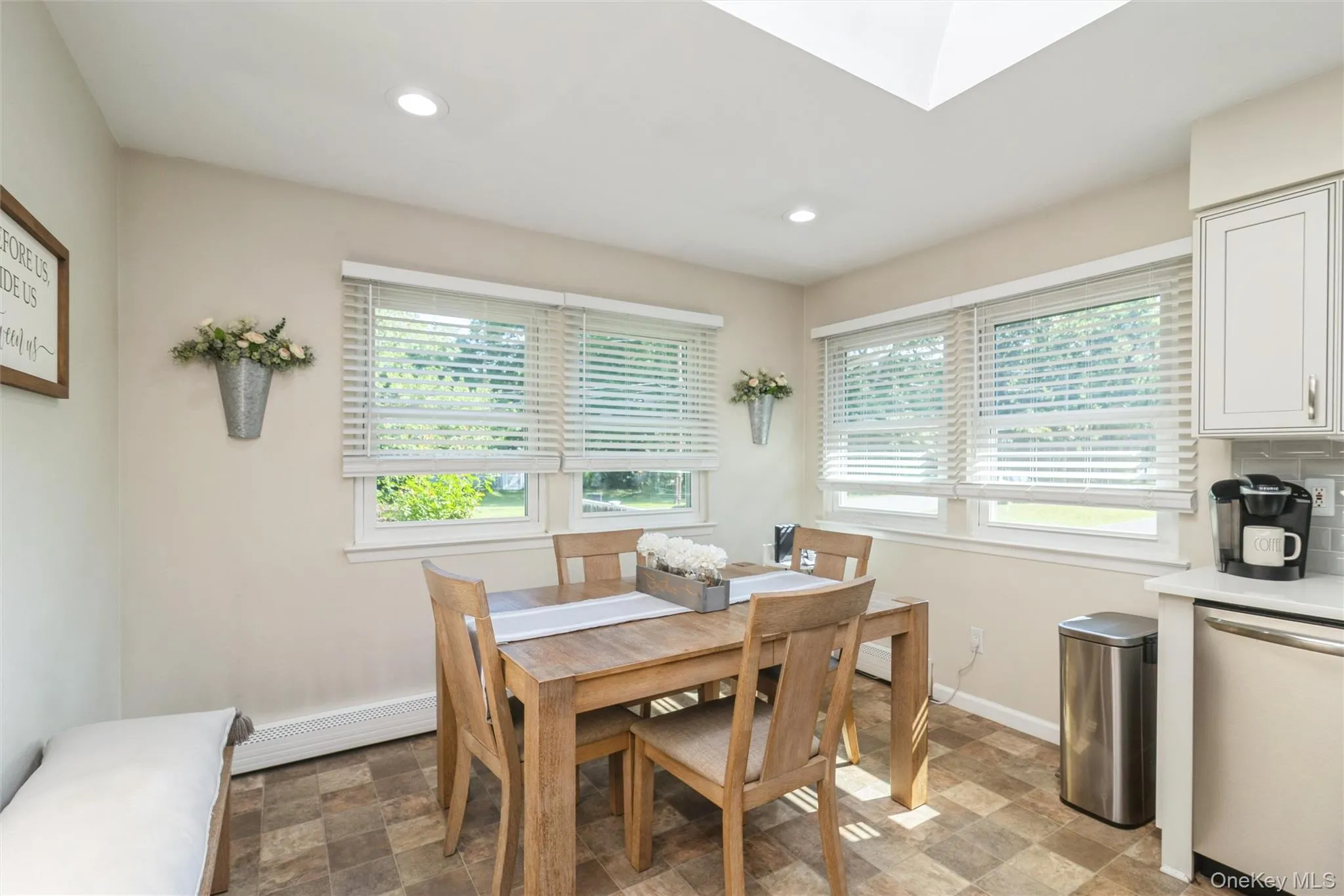 12 Oak Street, Brookhaven, NY, 3 Bedrooms Bedrooms, 7 Rooms Rooms,2 BathroomsBathrooms,Residential,For Rent,Oak,0,1022476 12 Oak Street, Brookhaven, NY, 3 Bedrooms Bedrooms, 7 Rooms Rooms,2 BathroomsBathrooms,Residential,For Rent,Oak,0,1022476