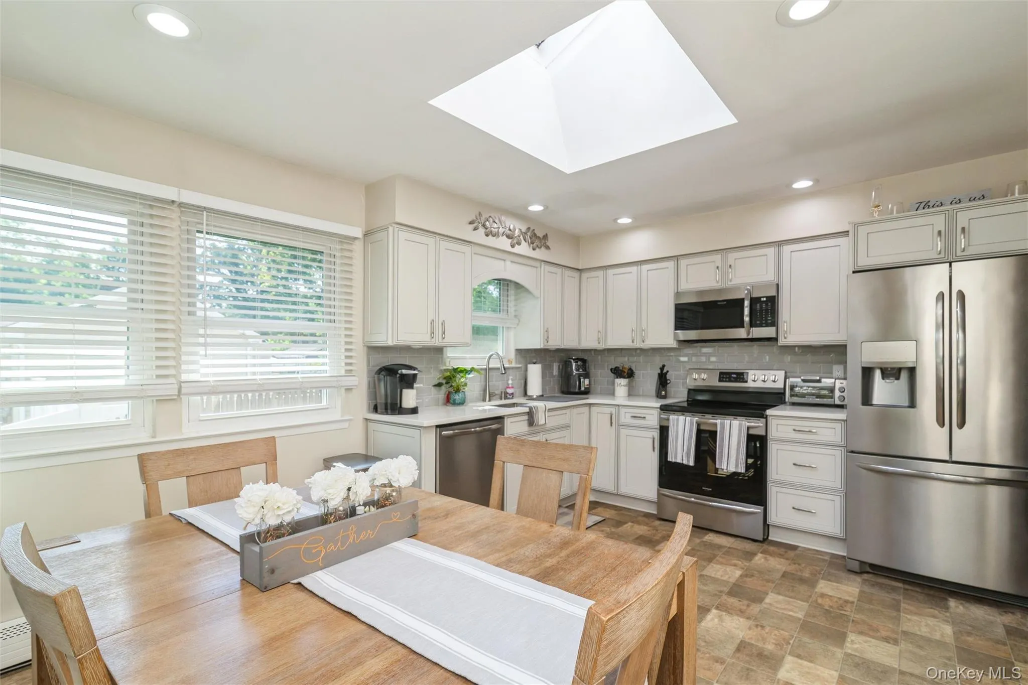 12 Oak Street, Brookhaven, NY, 3 Bedrooms Bedrooms, 7 Rooms Rooms,2 BathroomsBathrooms,Residential,For Rent,Oak,0,1022476 12 Oak Street, Brookhaven, NY, 3 Bedrooms Bedrooms, 7 Rooms Rooms,2 BathroomsBathrooms,Residential,For Rent,Oak,0,1022476