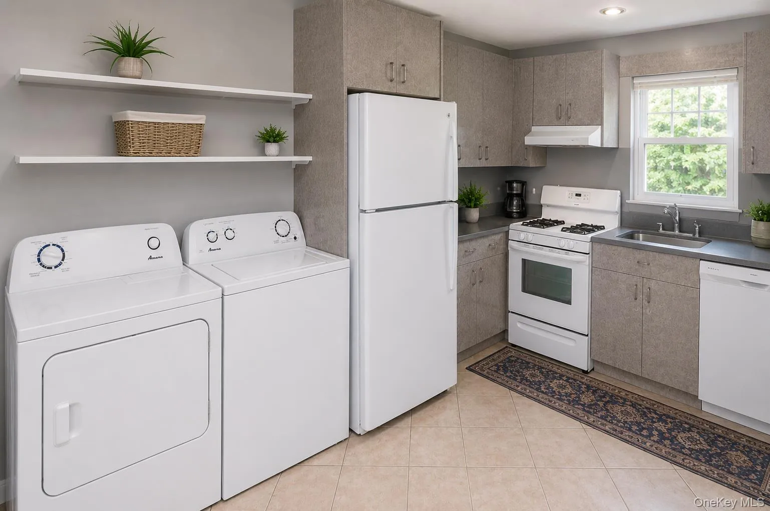 34 Lenox Avenue, North Hempstead, NY, 2 Bedrooms Bedrooms, 4 Rooms Rooms,1 BathroomBathrooms,Residential Lease,For Rent,Lenox,0,1022478 34 Lenox Avenue, North Hempstead, NY, 2 Bedrooms Bedrooms, 4 Rooms Rooms,1 BathroomBathrooms,Residential Lease,For Rent,Lenox,0,1022478