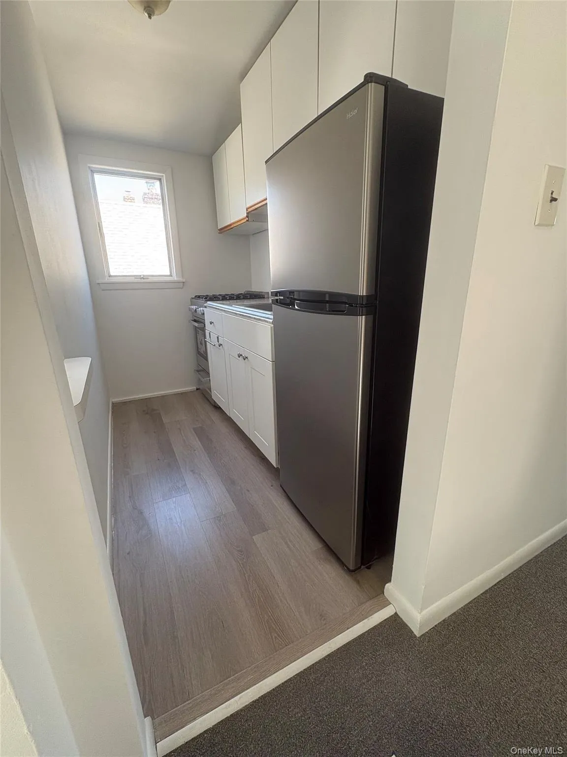 Kitchen with Brand New SS appliances Kitchen with Brand New SS appliances
