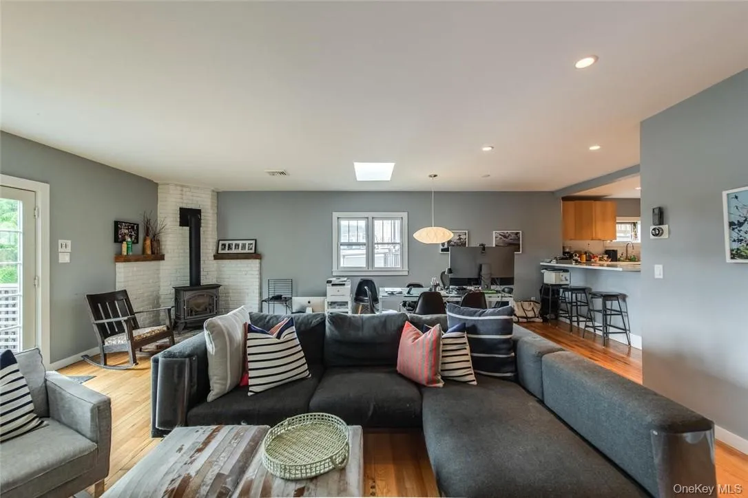 44 Main Street, North East, NY, 2 Bedrooms Bedrooms, 5 Rooms Rooms,1 BathroomBathrooms,Residential Lease,For Rent,Main,0,1022484 44 Main Street, North East, NY, 2 Bedrooms Bedrooms, 5 Rooms Rooms,1 BathroomBathrooms,Residential Lease,For Rent,Main,0,1022484