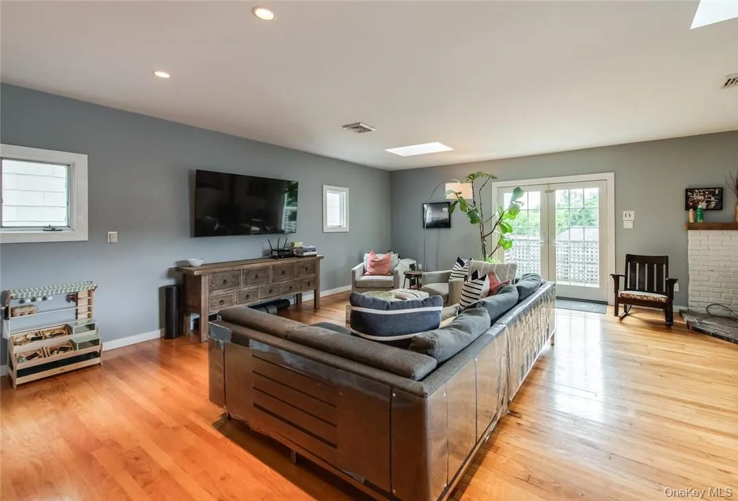 44 Main Street, North East, NY, 2 Bedrooms Bedrooms, 5 Rooms Rooms,1 BathroomBathrooms,Residential Lease,For Rent,Main,0,1022484 44 Main Street, North East, NY, 2 Bedrooms Bedrooms, 5 Rooms Rooms,1 BathroomBathrooms,Residential Lease,For Rent,Main,0,1022484