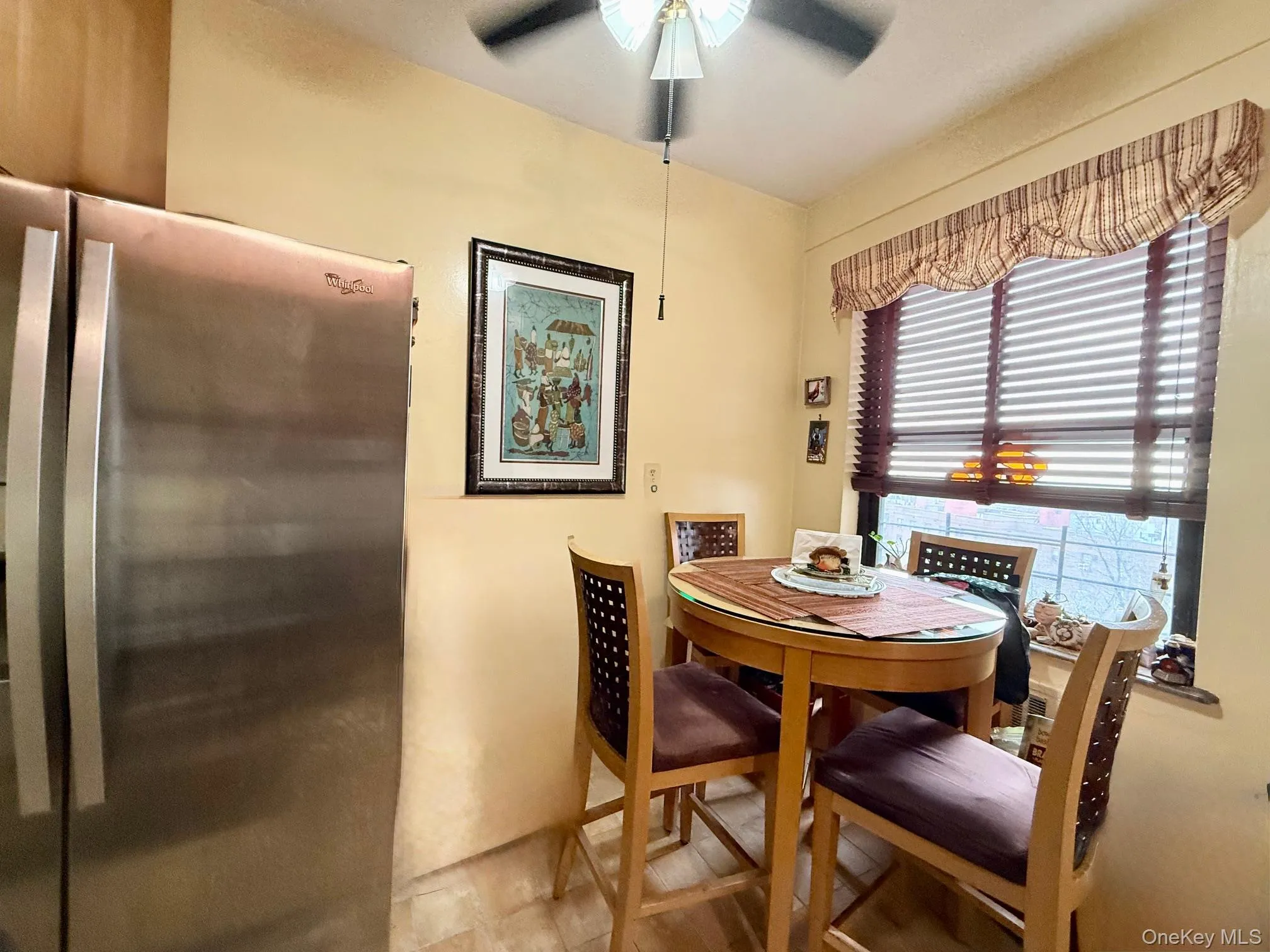 Eat in kitchen area, with large window in the corner of the building, great for ventilation Eat in kitchen area, with large window in the corner of the building, great for ventilation