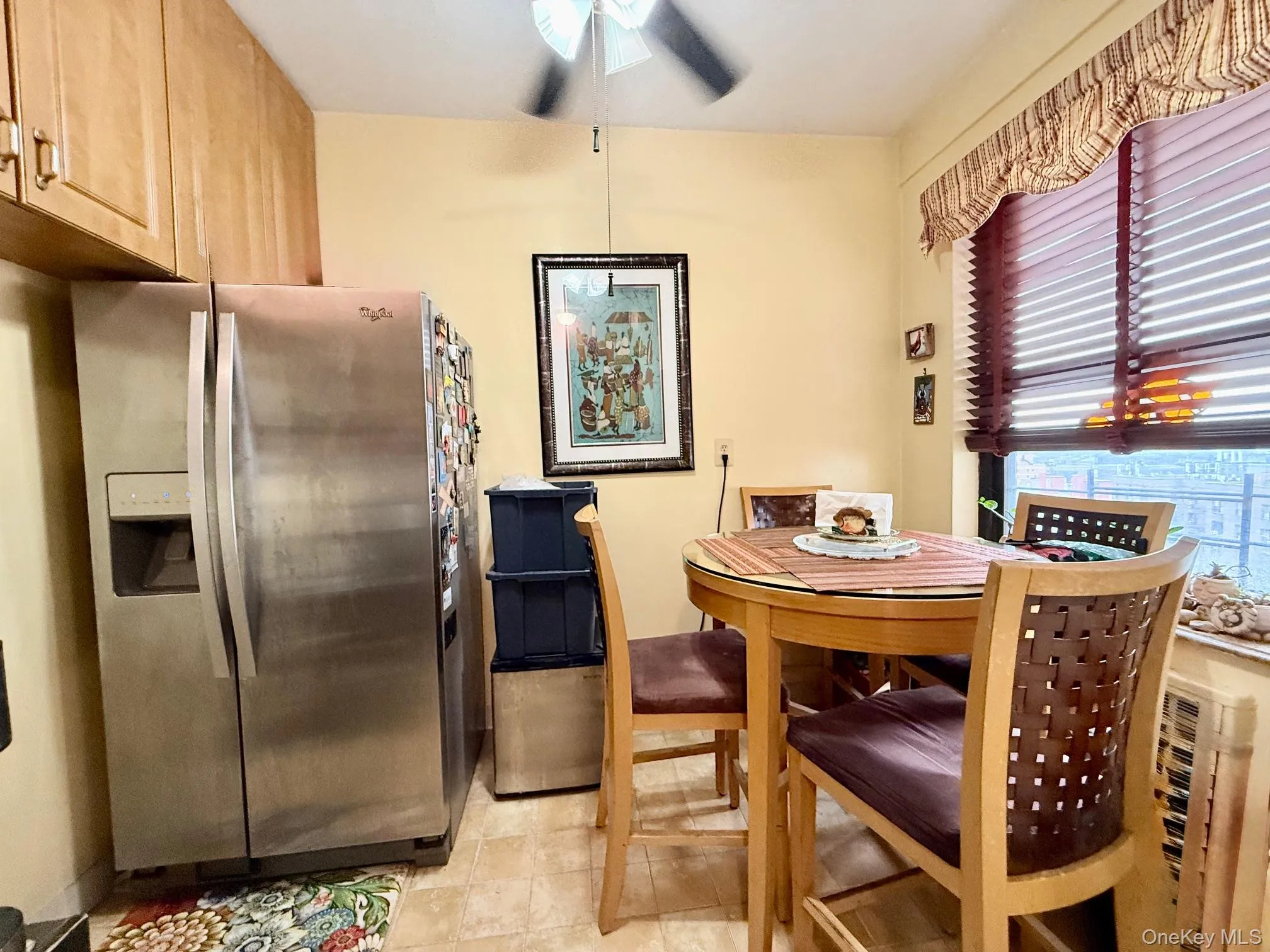 Eat in kitchen area, with large window in the corner of the building, great for ventilation Eat in kitchen area, with large window in the corner of the building, great for ventilation