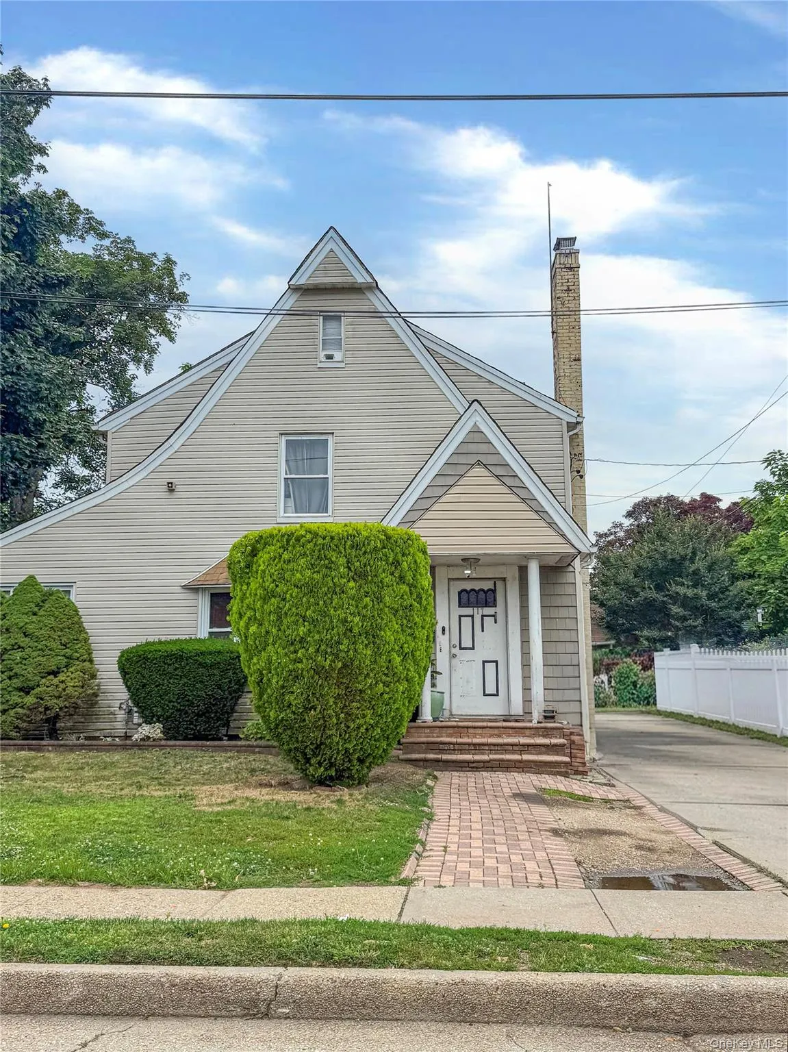 117 Warner Avenue, Hempstead, NY, 3 Bedrooms Bedrooms, 7 Rooms Rooms,2 BathroomsBathrooms,Residential,For Rent,Warner,0,1022505 117 Warner Avenue, Hempstead, NY, 3 Bedrooms Bedrooms, 7 Rooms Rooms,2 BathroomsBathrooms,Residential,For Rent,Warner,0,1022505