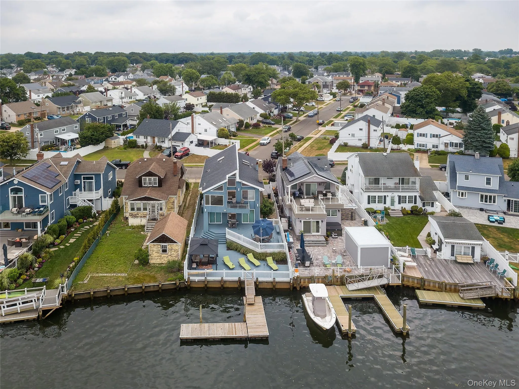 2590 Riverside Drive, Hempstead, NY, 4 Bedrooms Bedrooms, 8 Rooms Rooms,3 BathroomsBathrooms,Residential,For Rent,Riverside,0,1022508 2590 Riverside Drive, Hempstead, NY, 4 Bedrooms Bedrooms, 8 Rooms Rooms,3 BathroomsBathrooms,Residential,For Rent,Riverside,0,1022508